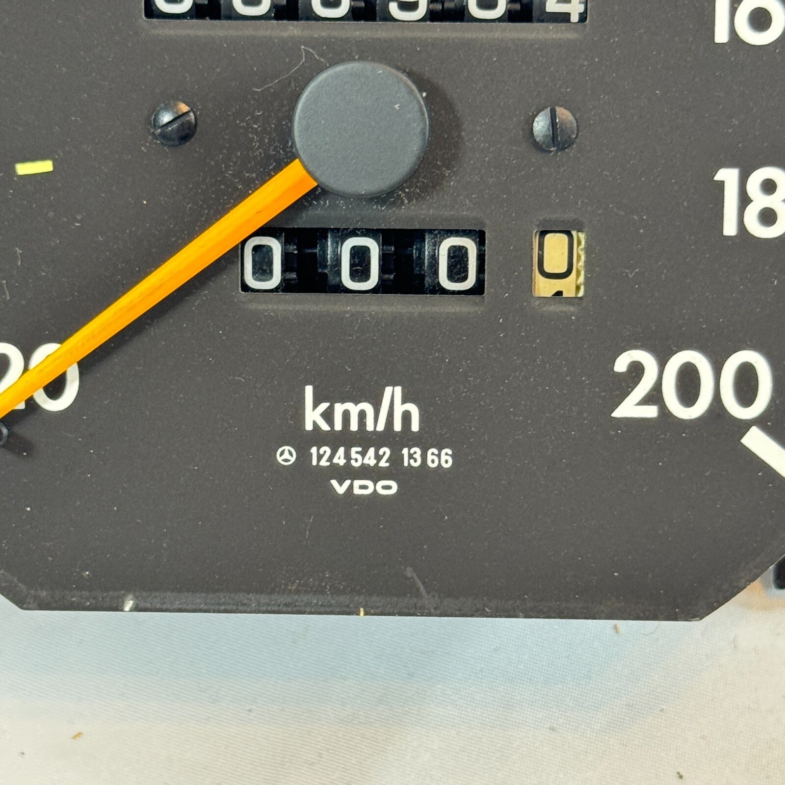 Mercedes W124 Tacho Kombiinstrument 200km/h 5 Gang VDO A1245423166 – Bild 3