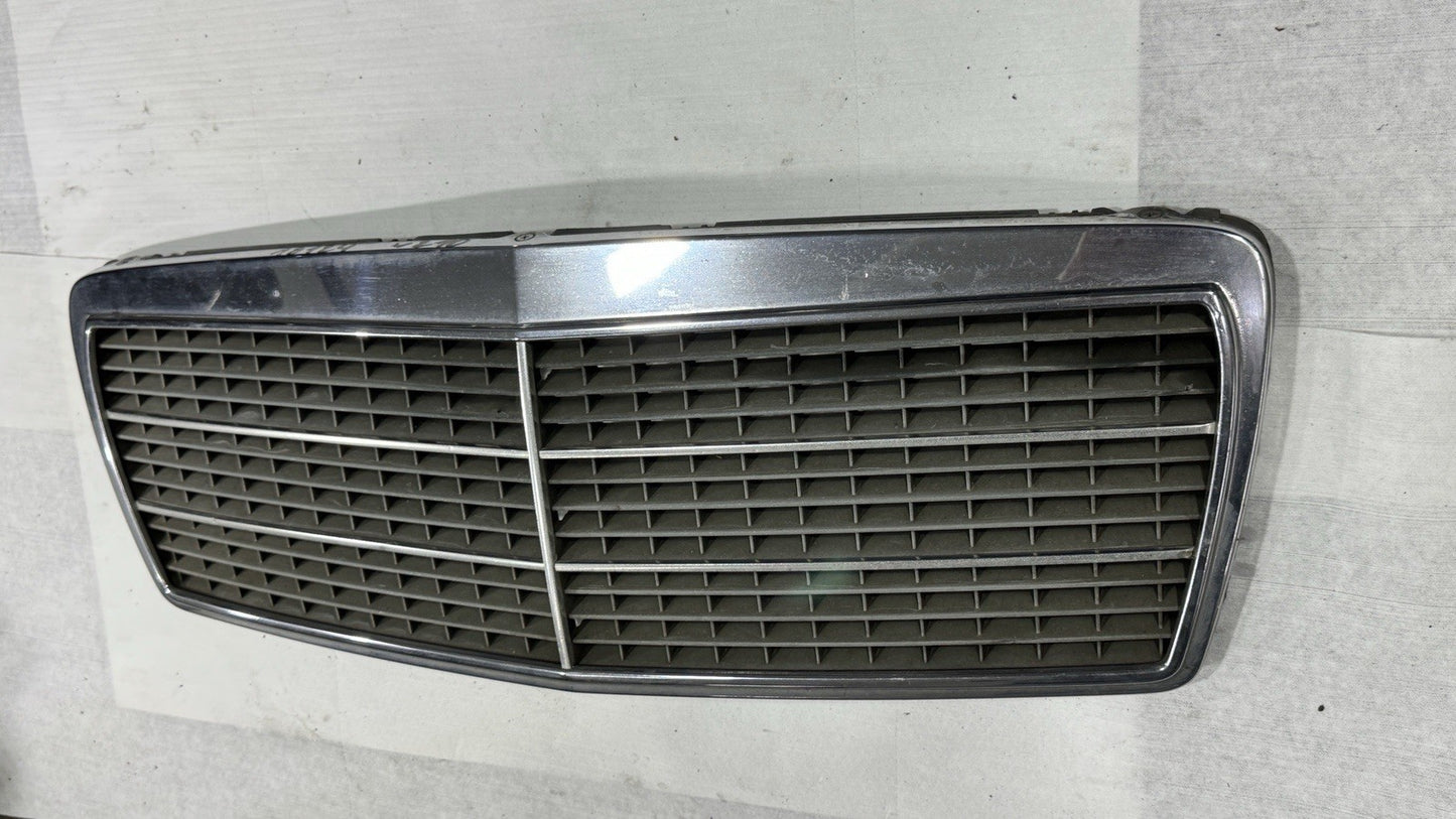 Mercedes Kühlergrill Frontgrill W210 E klasse Original Classic 2108800083 – Bild 3