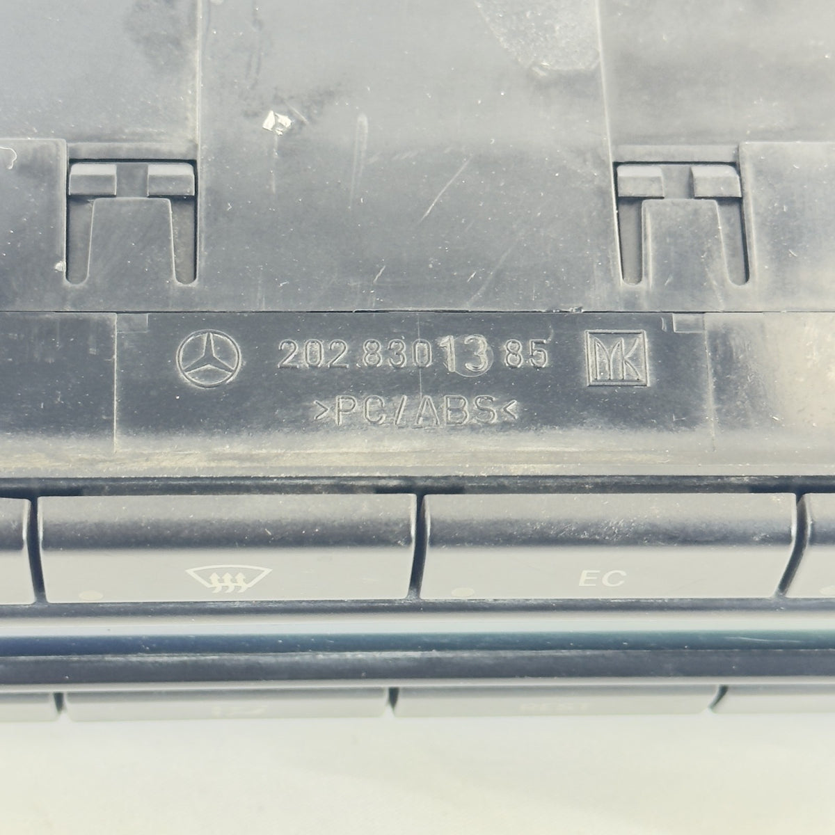 Mercedes W202 S202 Klimabedienteil A2028301385 – Bild 3