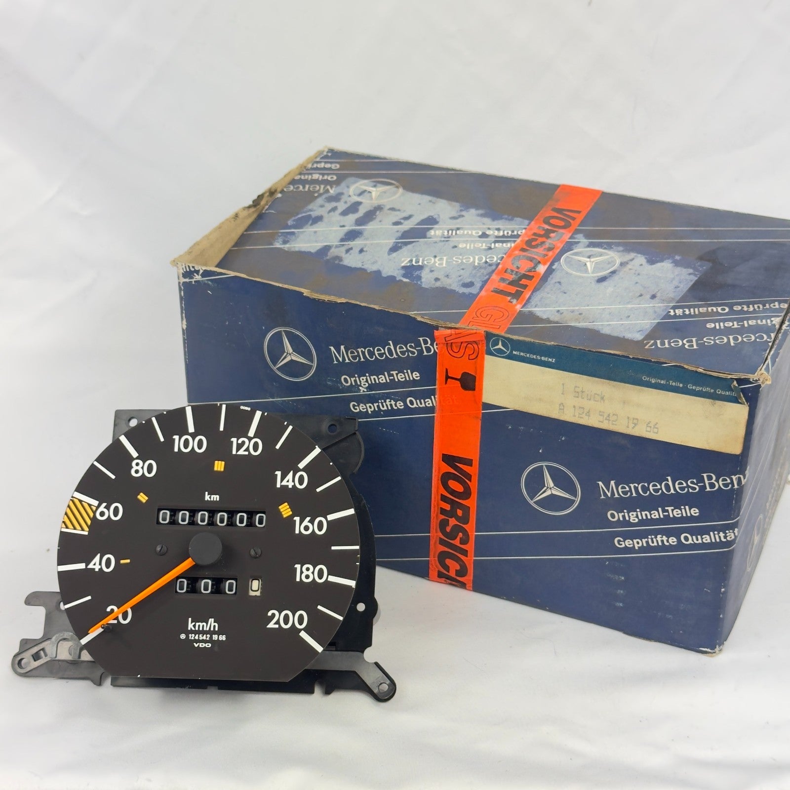 Mercedes W124 Tacho Tachometer 250D 300TD 200kmh Diesel A1245421966 NOS0