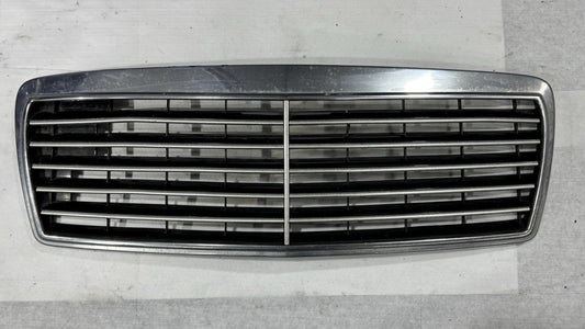 W210 E-Klasse Kühlergrill Elegance A2108800083 – Bild 1