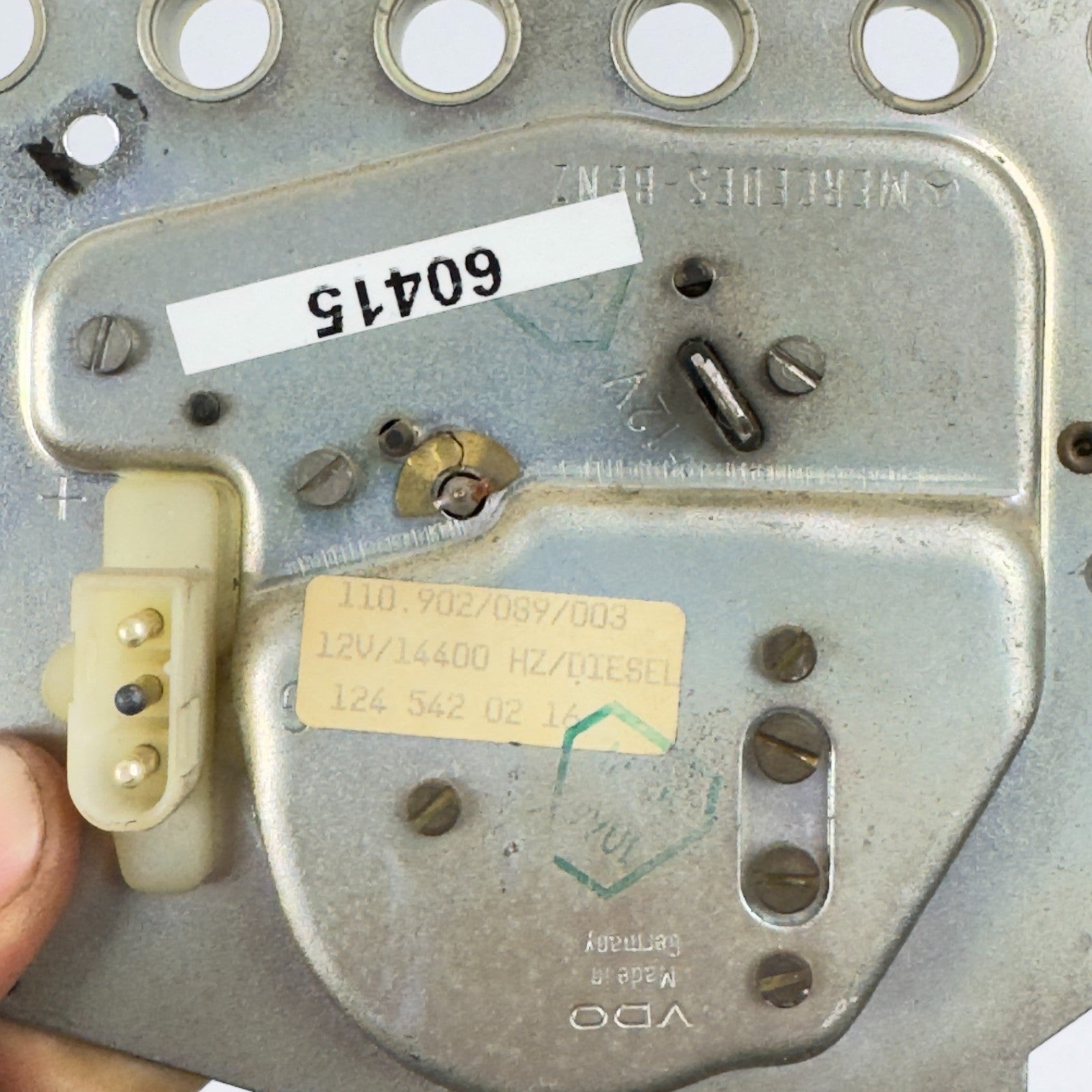 Mercedes W124 W463 Drehzahlmesser DZM Uhr Tacho Diesel 1245420216 Alle Modelle – Bild 10