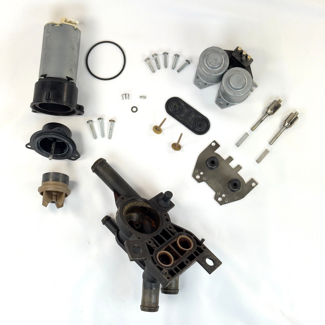 Mercedes W124 Duoventil Heizungsventil Umwälzpumpe – Bild 1