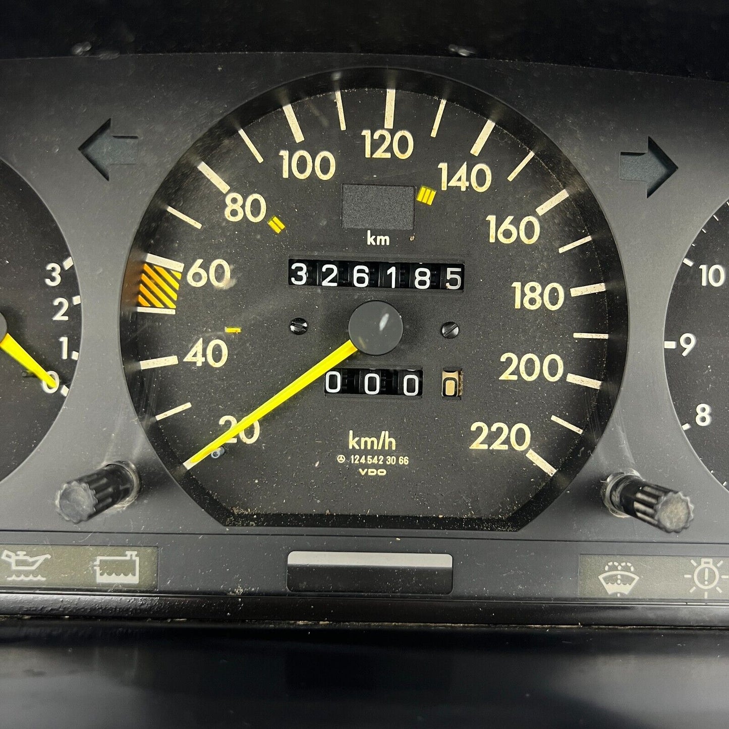 W124 Tacho 220kmh Diesel Uhr Kombiinstrument KI ASD vor 1988 Mercedes Spezial