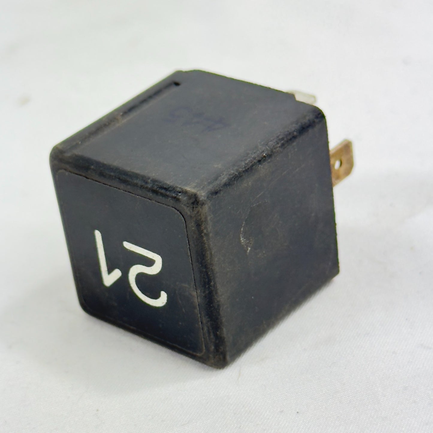 VW Relais 21 Blinkerrelais 19195327A Audi Seat Skoda Volkswagen Original2