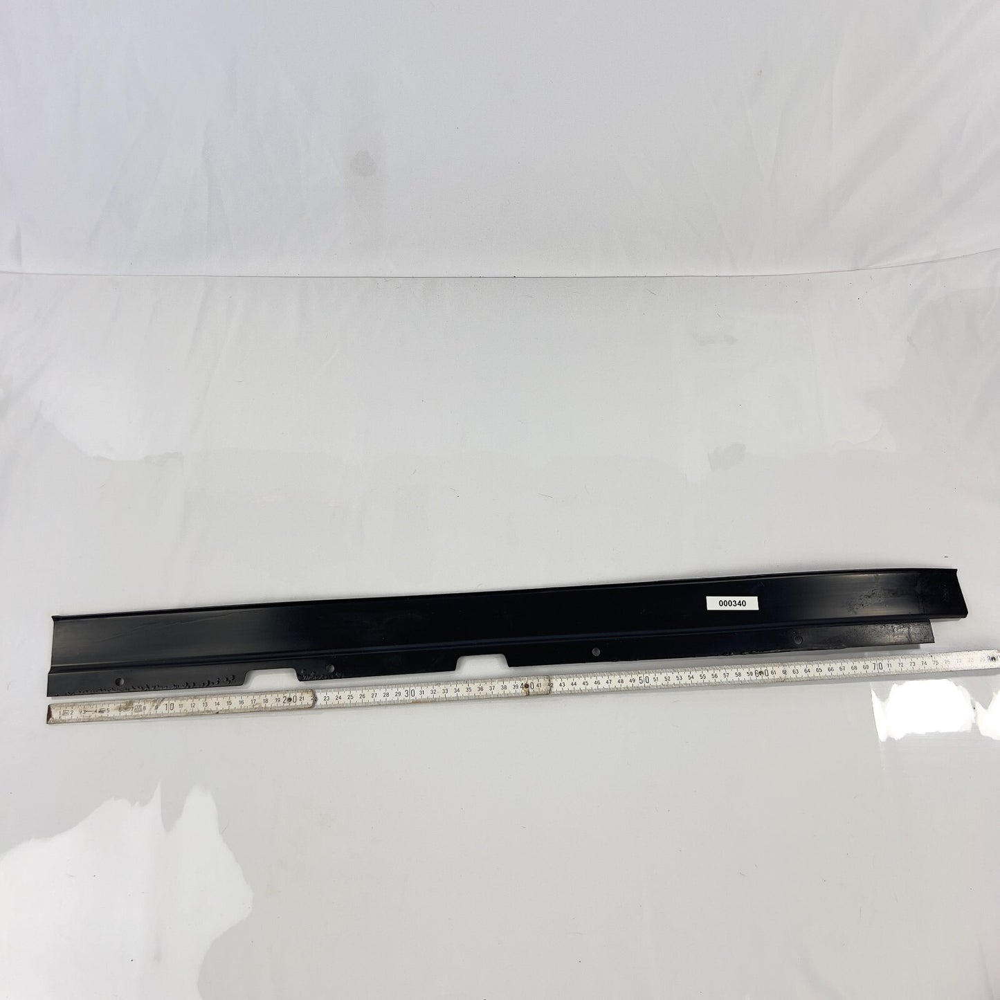 Mercedes Benz Schiene Rechts Hinten Unten Ausschlag und Verkleidung A1166860036 – Bild 10
