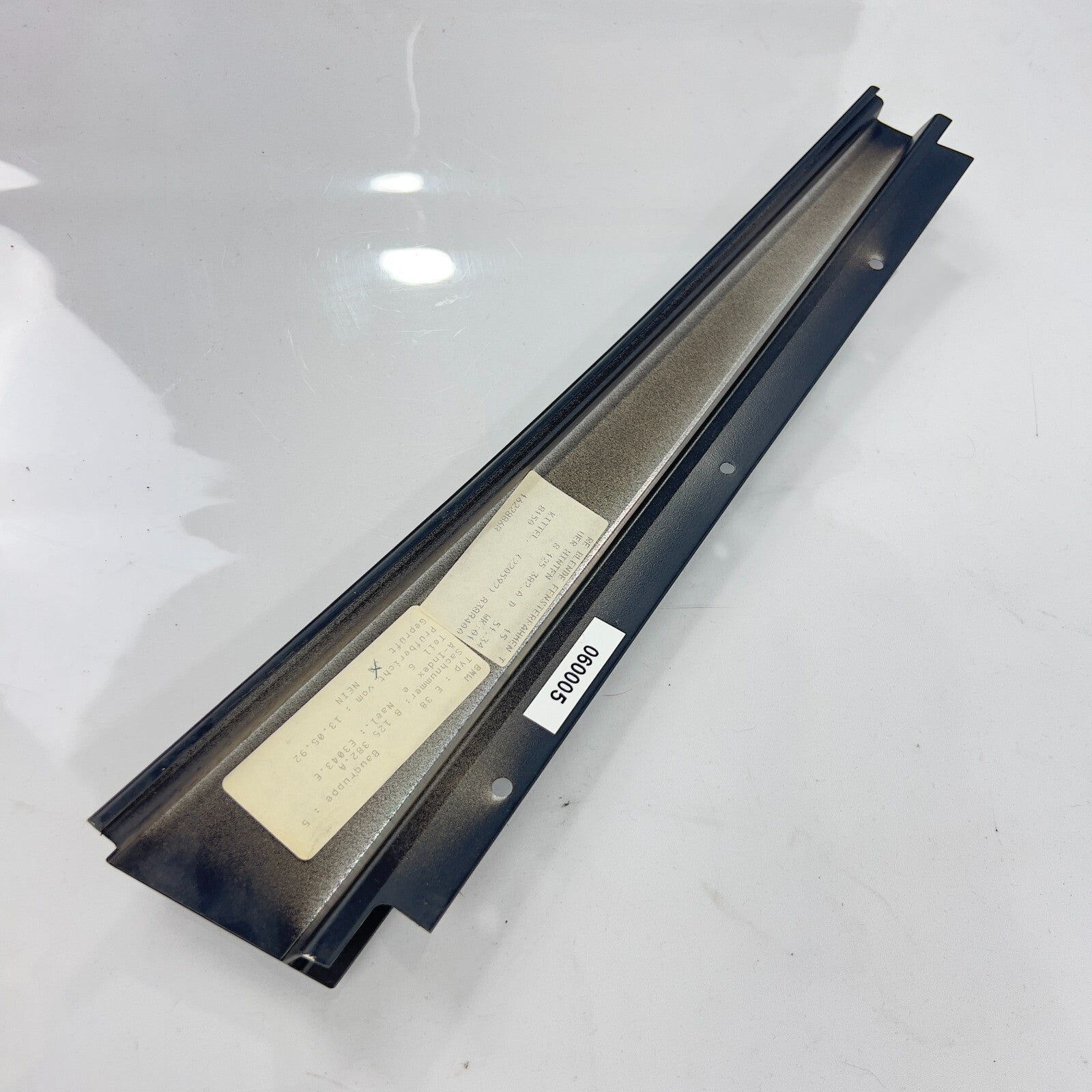 BMW E38 Blende Zierleiste Fensterrahmen Rechts Tür Hinten 51348125382 812538 – Bild 4
