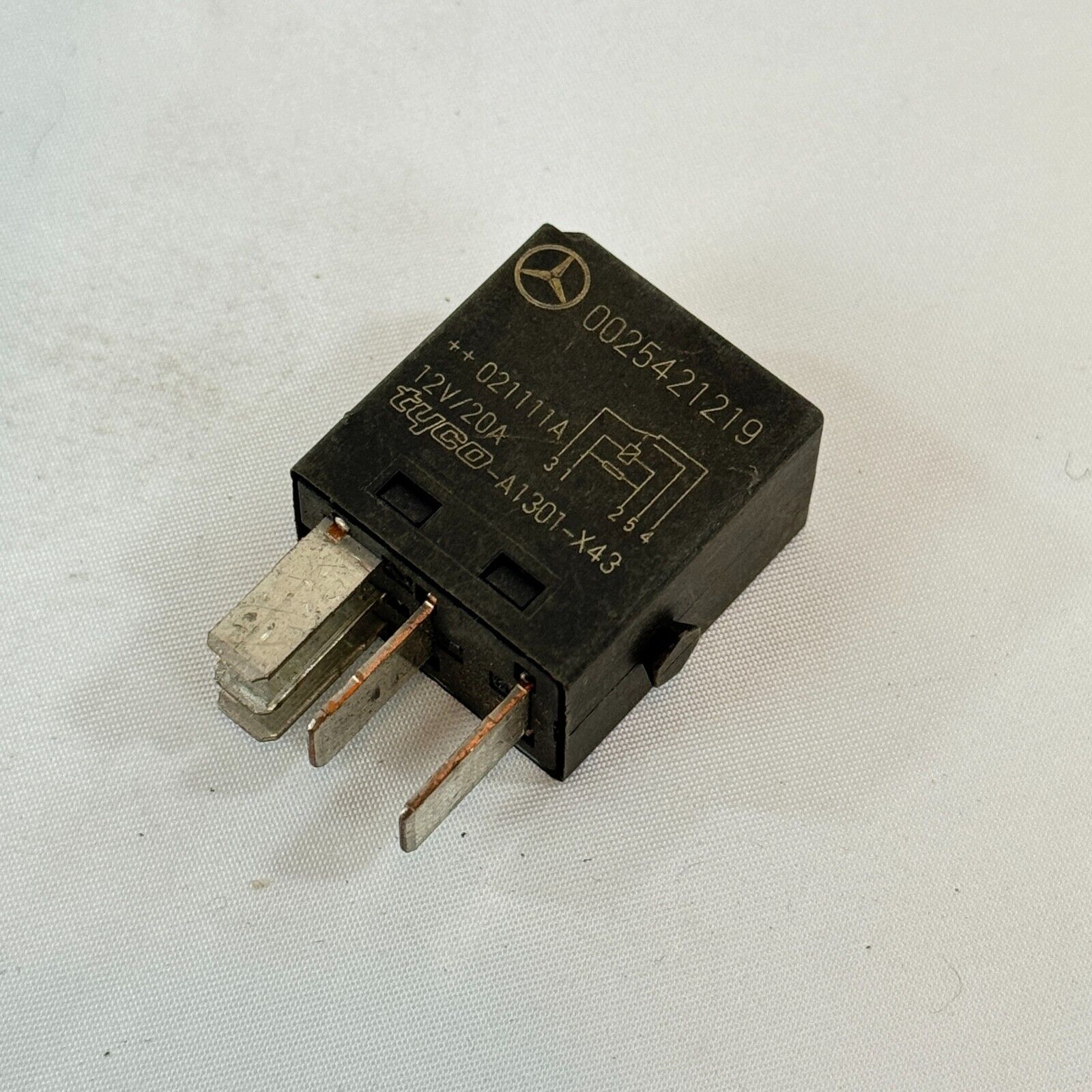 Mercedes Benz Tyco Relais Arbeitsrelais Auto A0025421219