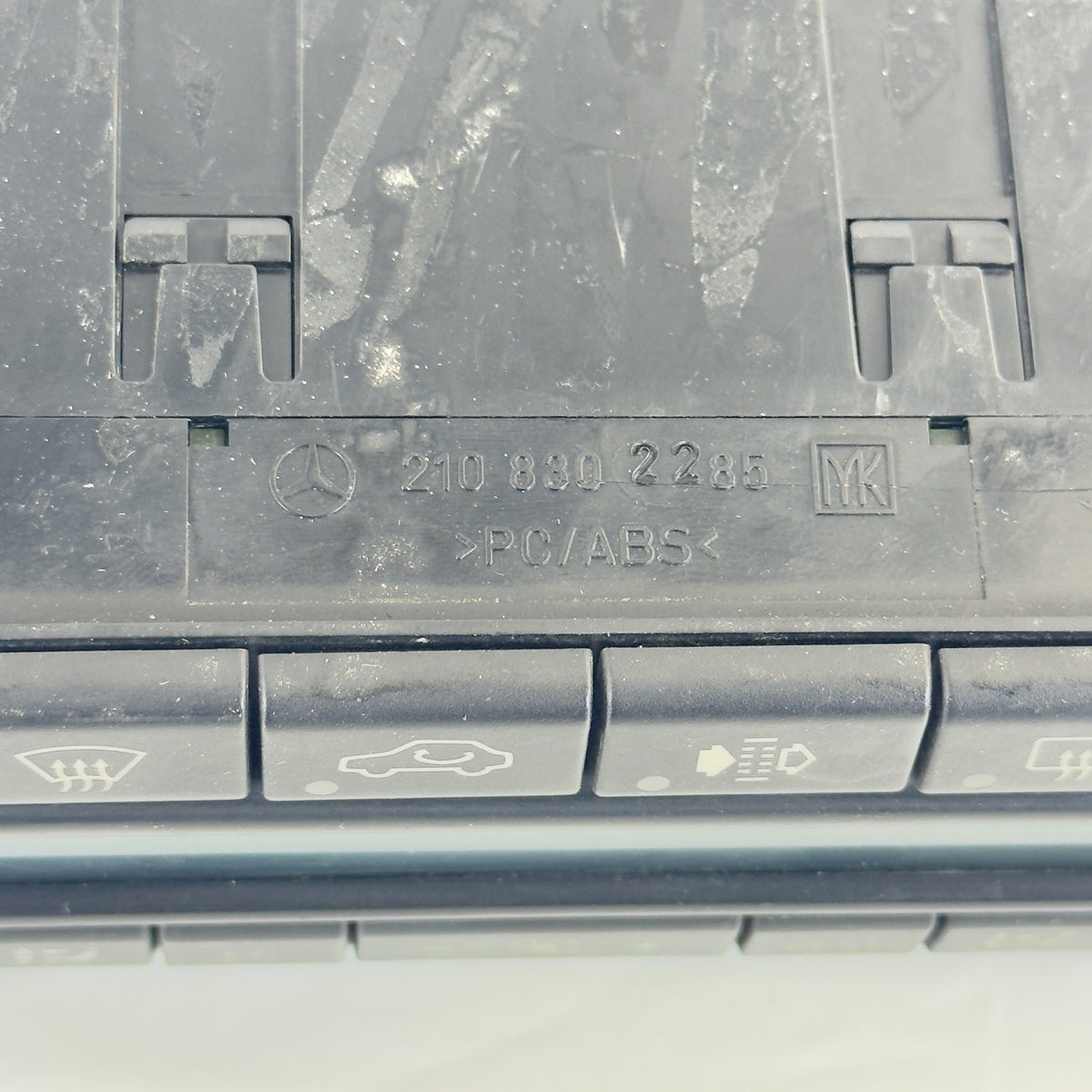 Mercedes W210 S210 Klimabedienteil A2108302285 – Bild 3