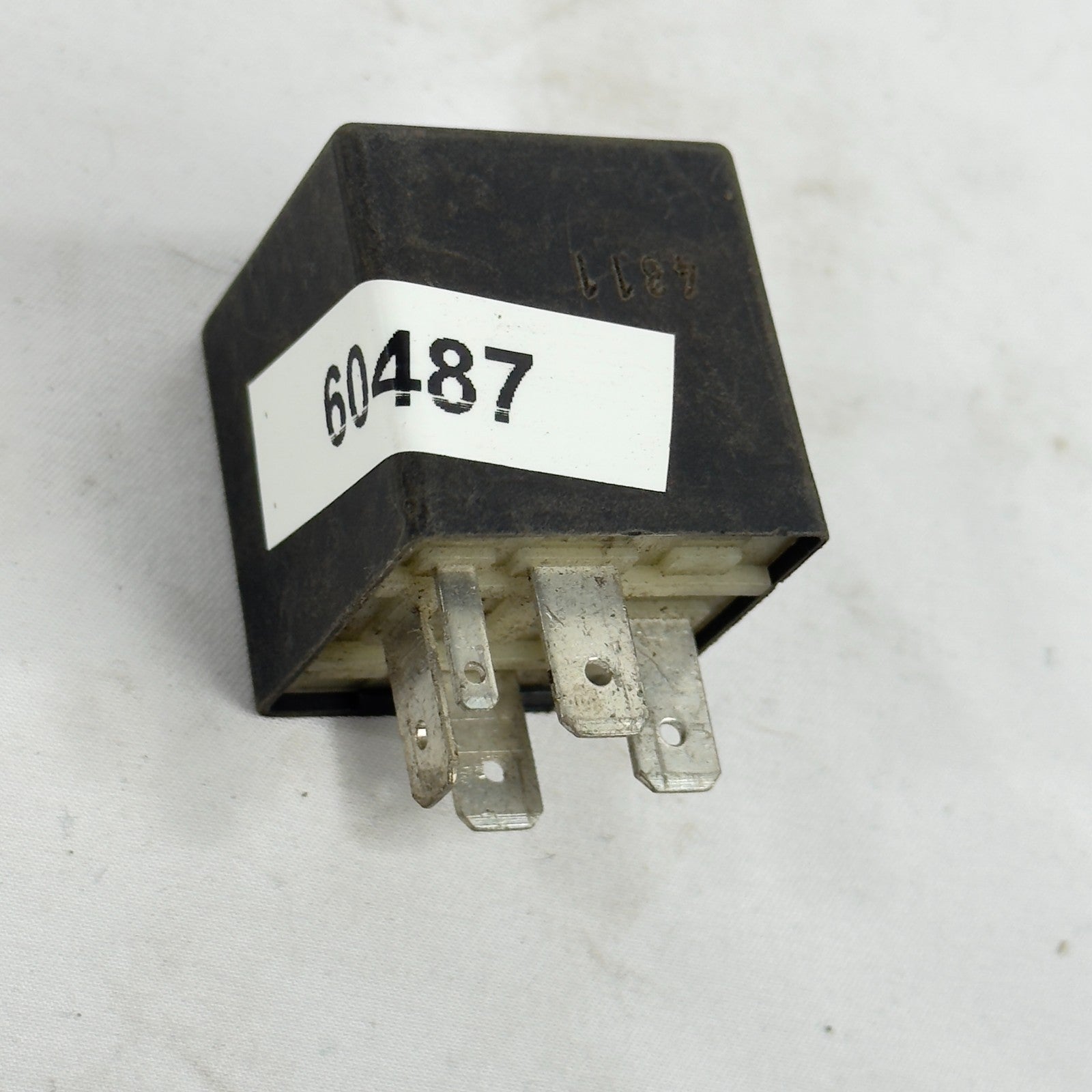VW Relais 30 Motorsteuerung Zentralelektrik 165906381 Audi Seat Skoda Original4