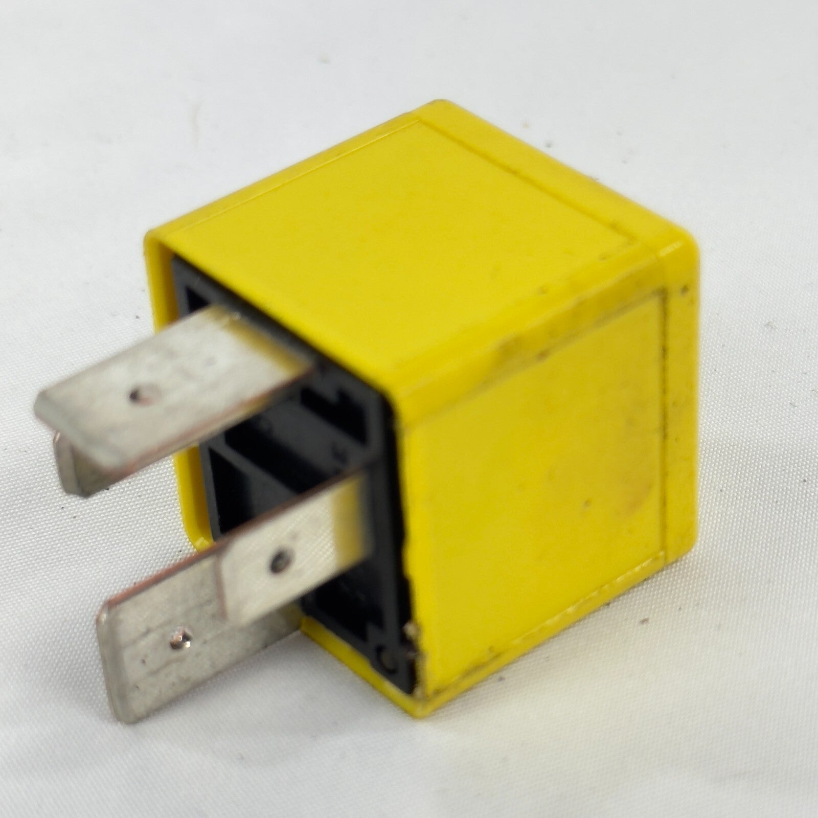 GM Relais Tyco 90226846 Opel – Bild 2