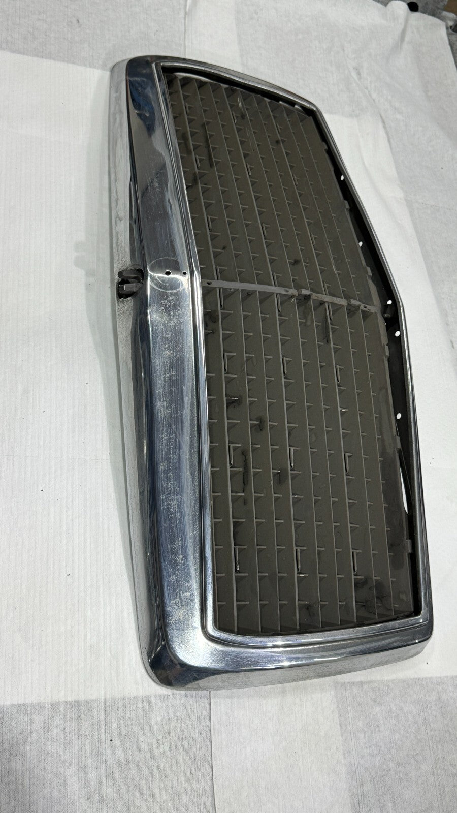 Mercedes Kühlergrill W124 Frontgrill Grill Kühler Original A1248800783 – Bild 4