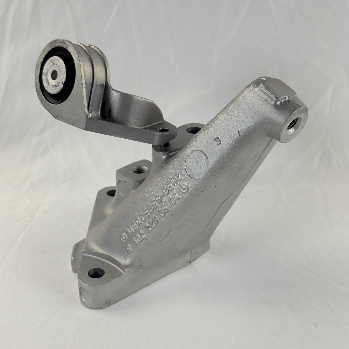 Mercedes Motorträger A1022230504 Motorhalter M102 W123 – Bild 1