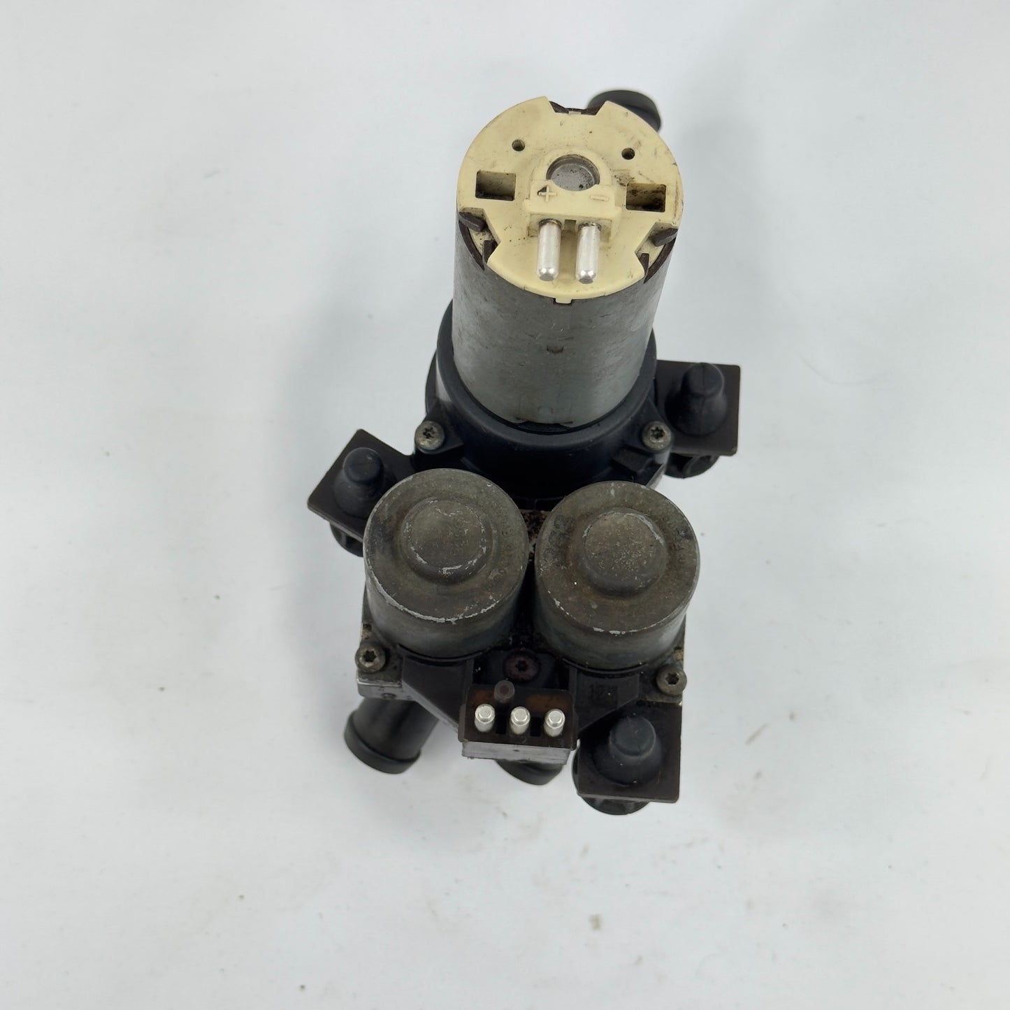 Mercedes W124 Duoventil Heizungsventil Umwälzpumpe Bosch A0018303784 03920200282