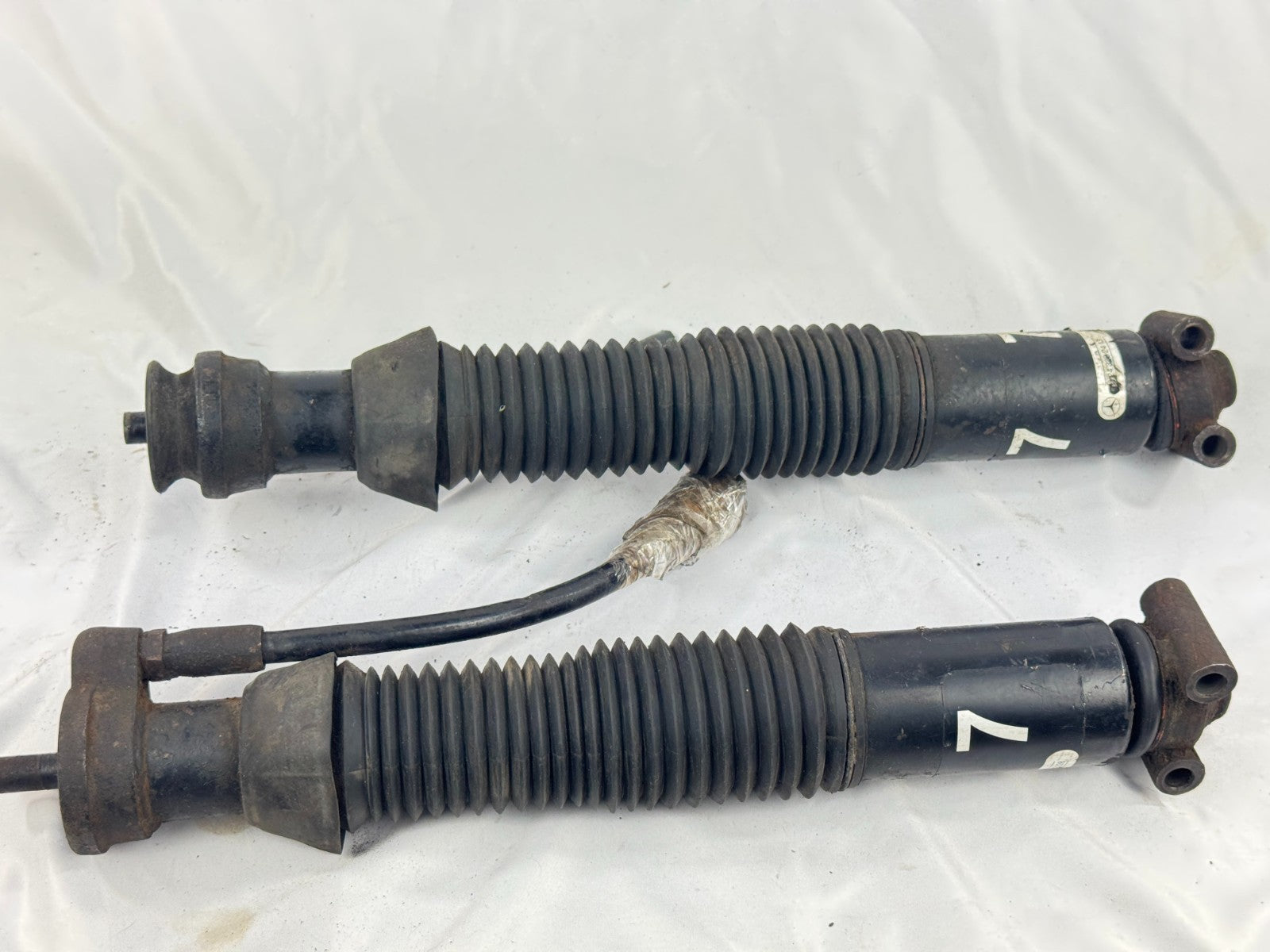 Mercedes W124 Dämpfer Stoßdämpfer Niveaudämpfer – Bild 2