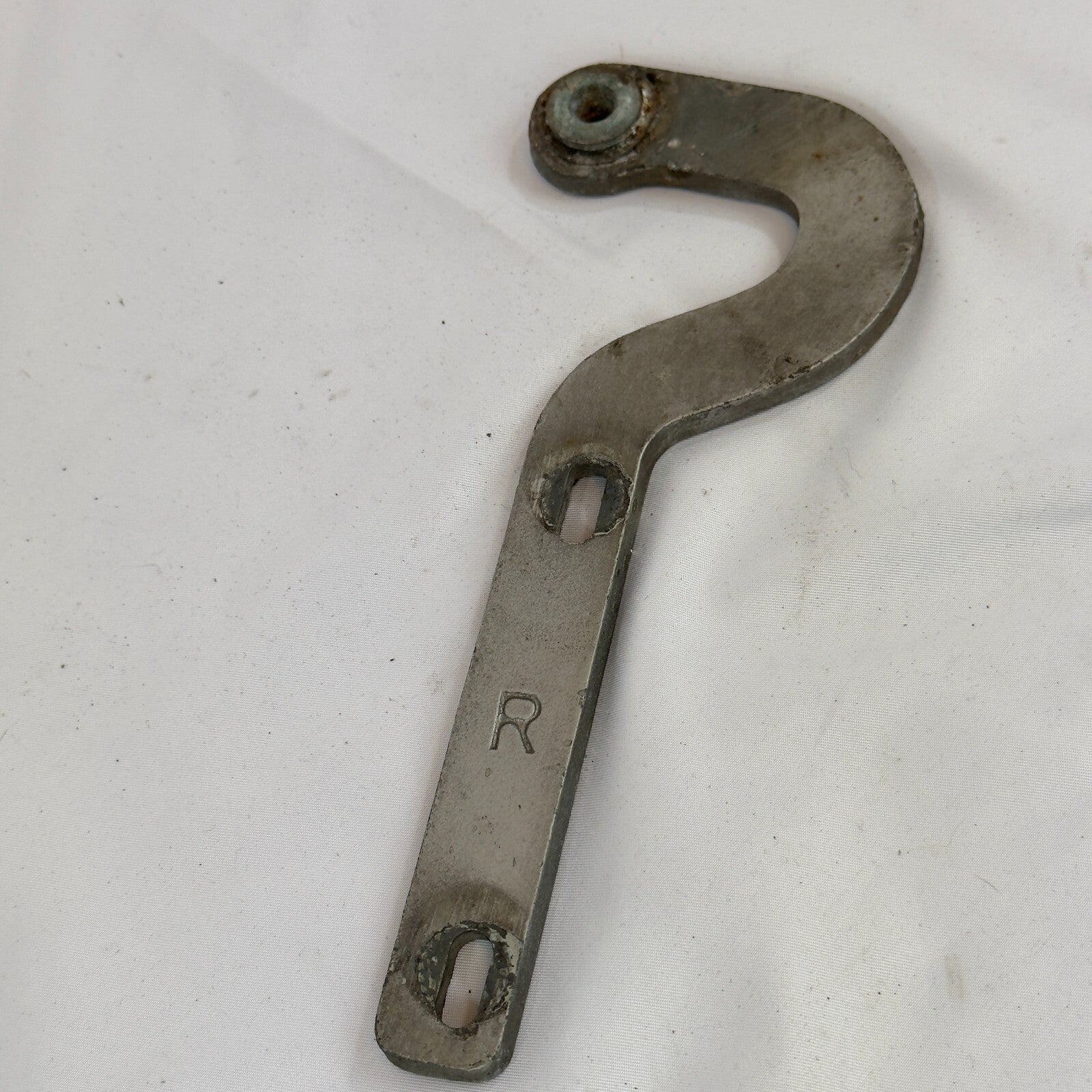 Motorhaubenschanier Rechts Mercedes Benz Halter Scharnier Motorhaube A1168870174 – Bild 3