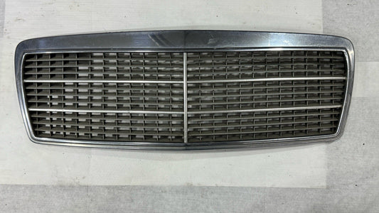 W210 E-Klasse Kühlergrill Classic A2108800083 – Bild 1