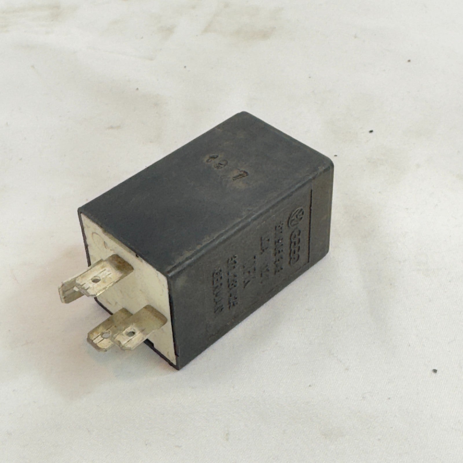 VW Relais 1 Schubabschaltung 811919096A Audi Seat Volkswagen Skoda Original5