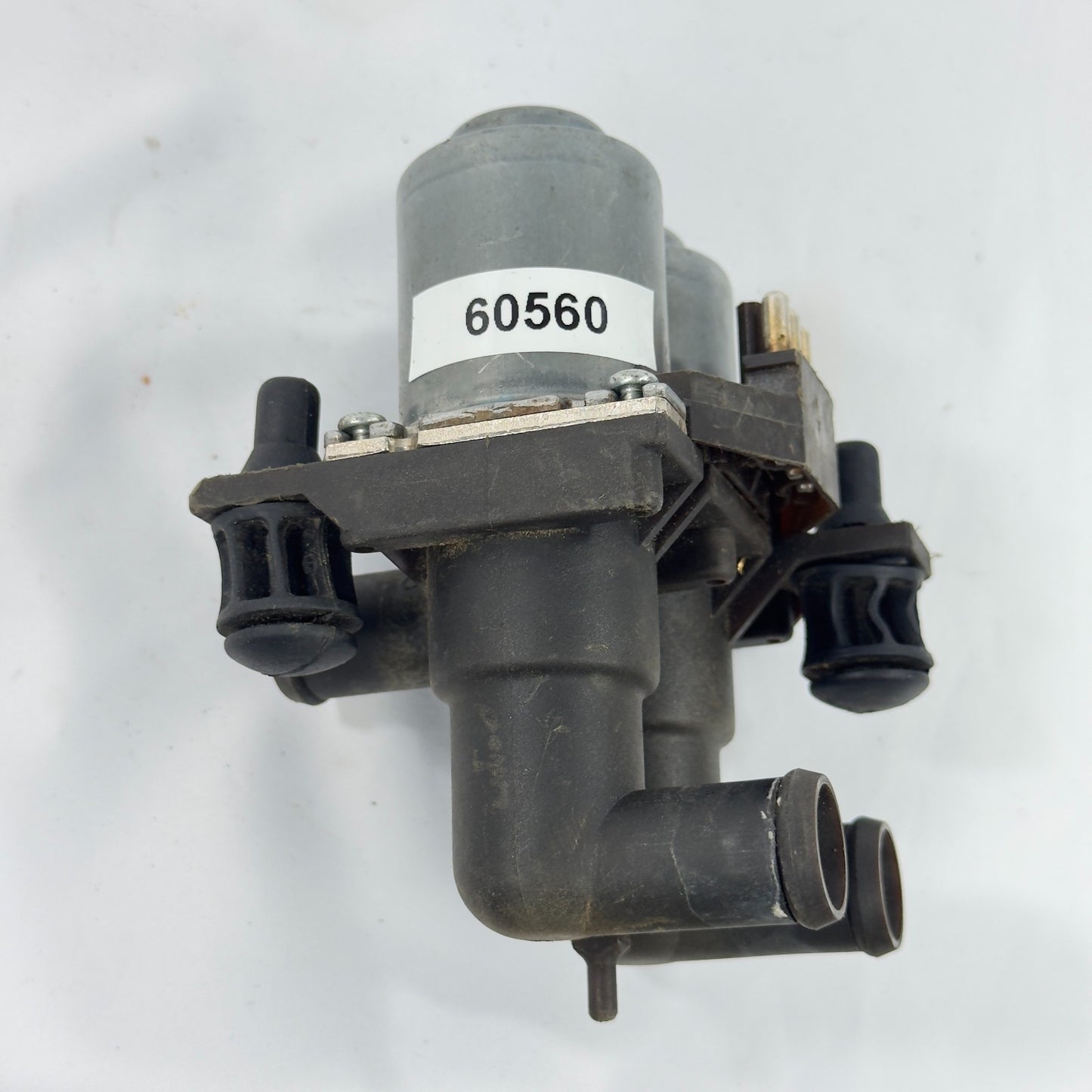 Mercedes W124 Duoventil Heizungsventil Umwälzpumpe Bosch 0008306584 49500000027