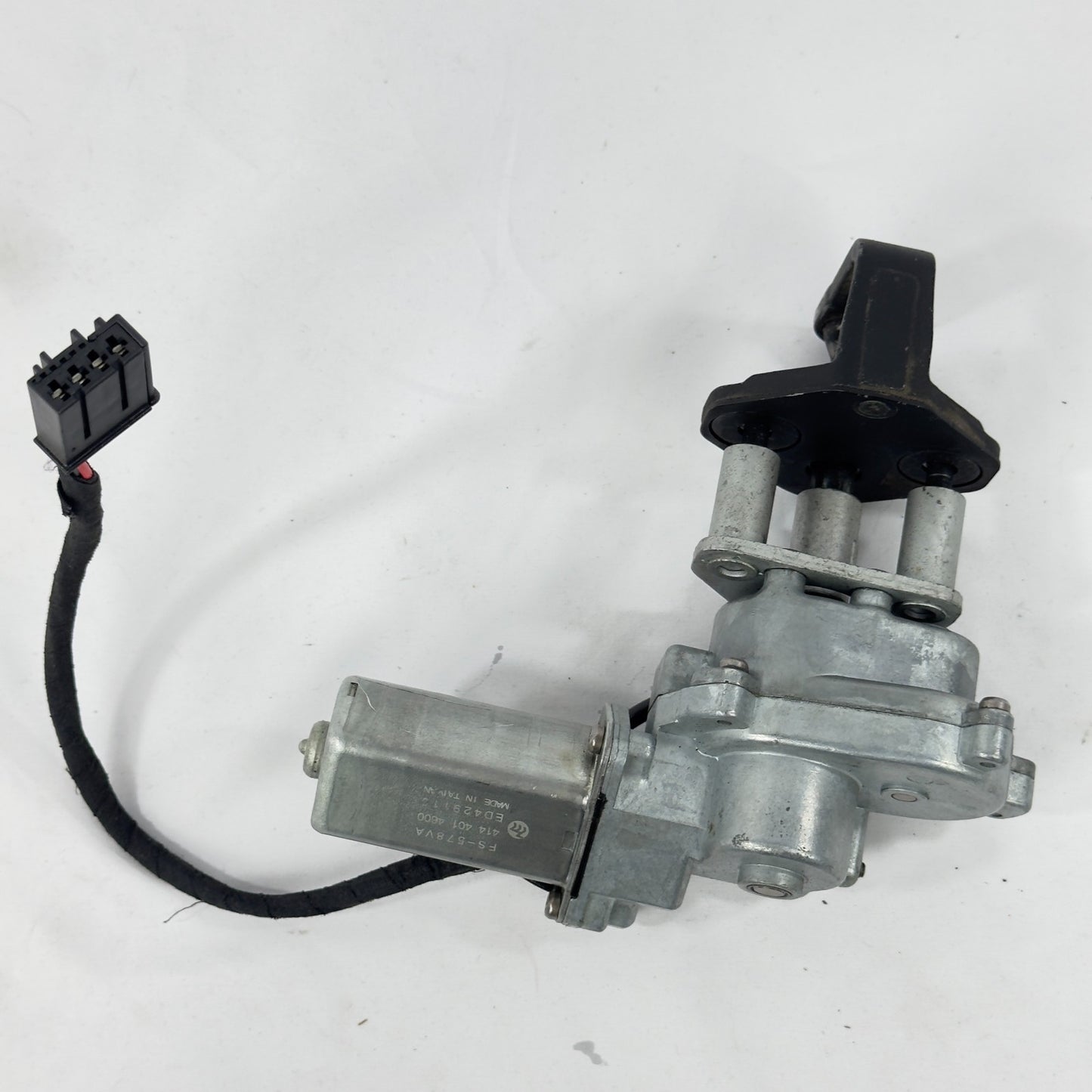 VW T5 Multivan Caravelle Zuziehhilfe Schiebetür rechts 7H0843766F Türschloss0