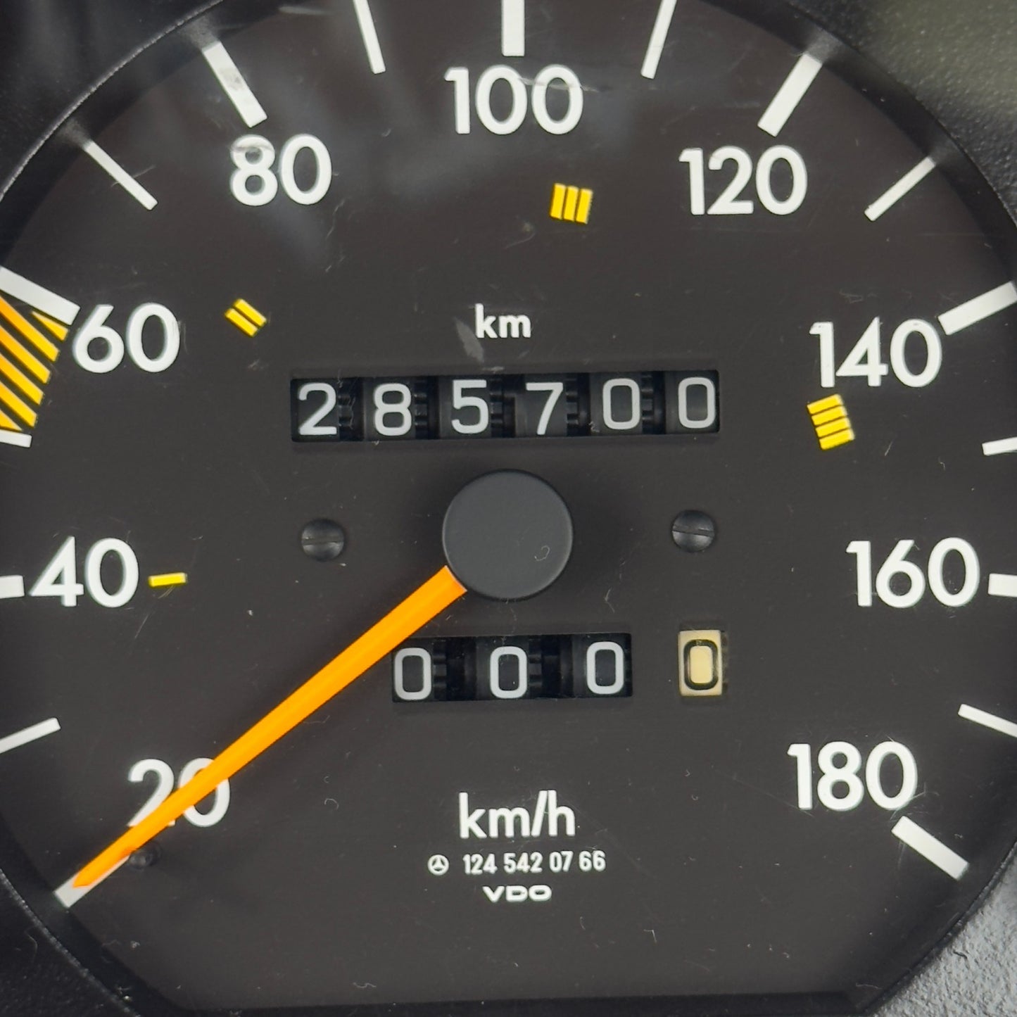 Mercedes W124 200D 200TD Tacho Kombiinstrument 180kmh Diesel A12454207663
