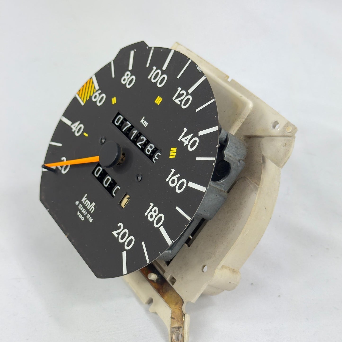 Mercedes W124 C124 S124 Tacho Tachometer 5 Gang 200 kmh VDO 1245421366 – Bild 2