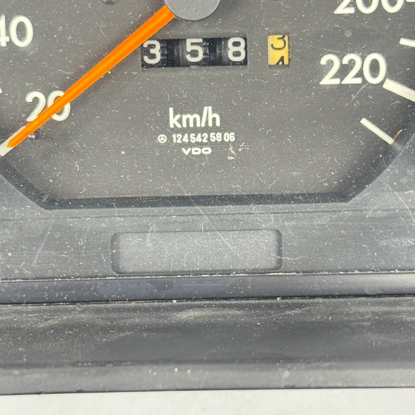 Mercedes W124 250DT 300DT Tacho 220kmh 4MATIC Diesel Kombiinstrument A12454258063