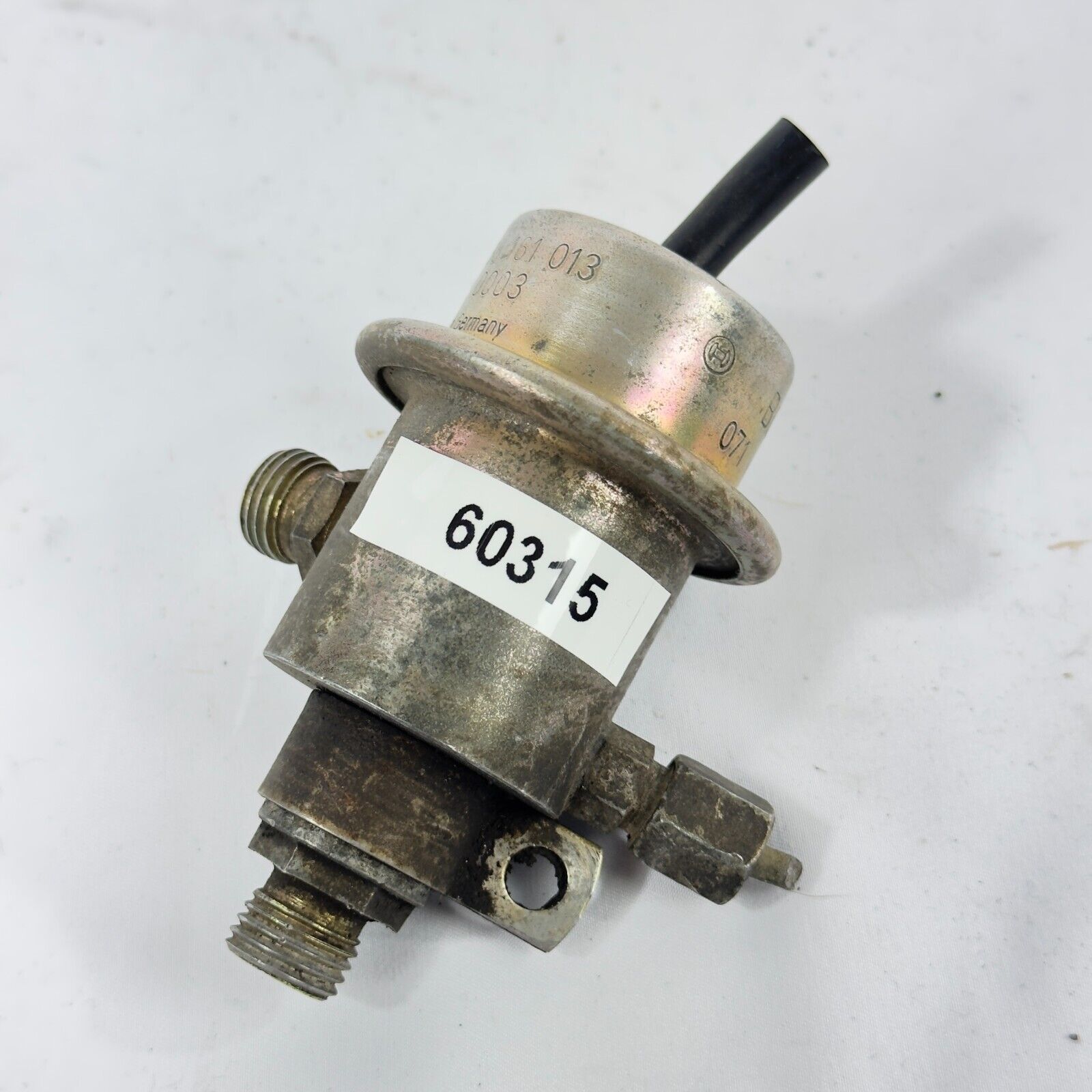 Bosch Kraftstoffdruckregler 0438161013 für MERCEDES W124 126 107 129 461 463