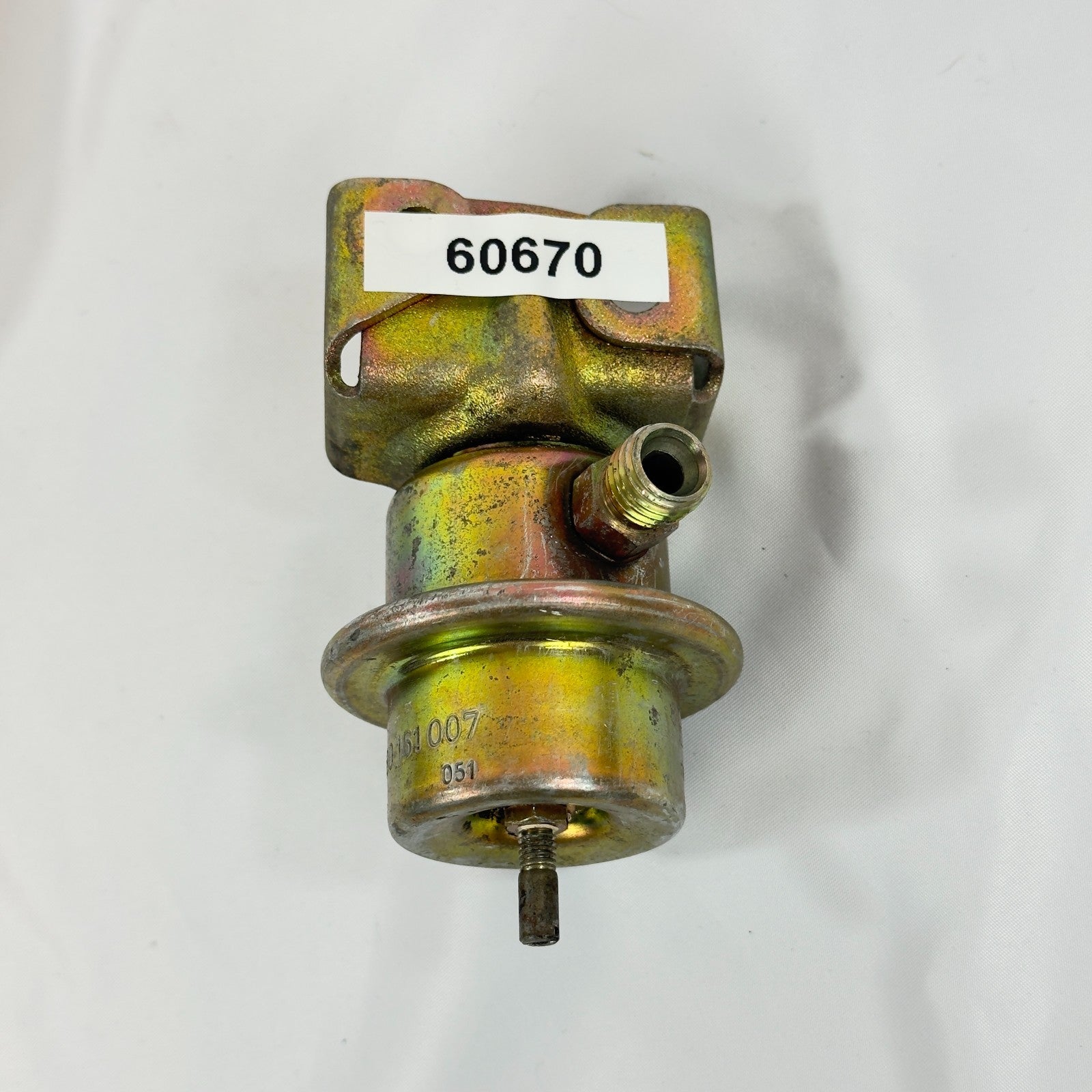 Mercedes Kraftstoffdruckregler Druckregler 0280161007 BOSCH W126 R107 W123 W1169