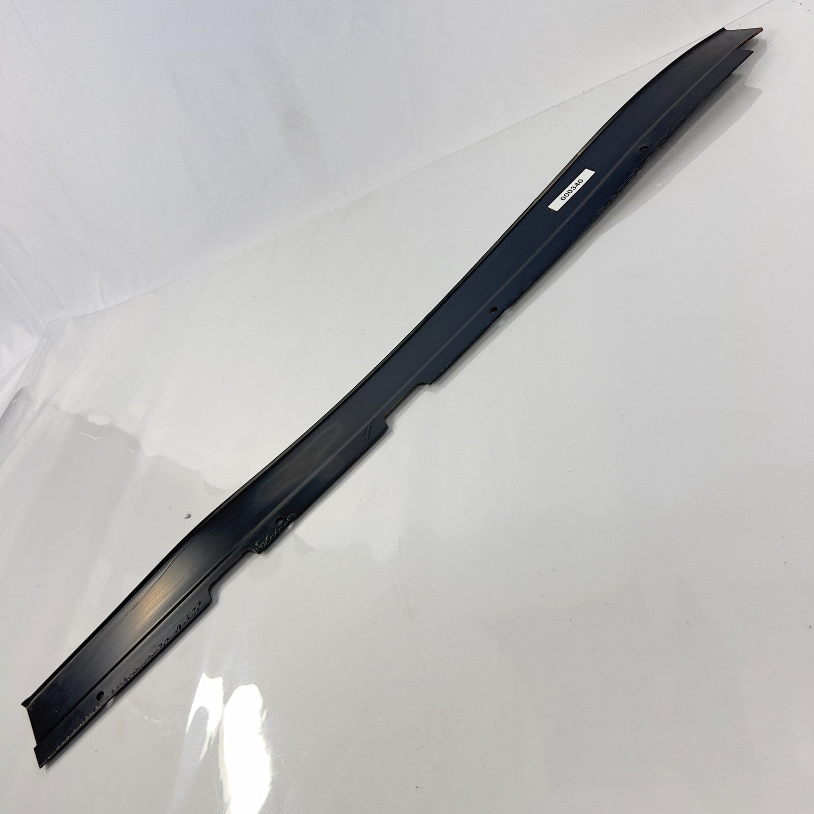 Mercedes Benz Schiene Rechts Hinten Unten Ausschlag und Verkleidung A1166860036 – Bild 5
