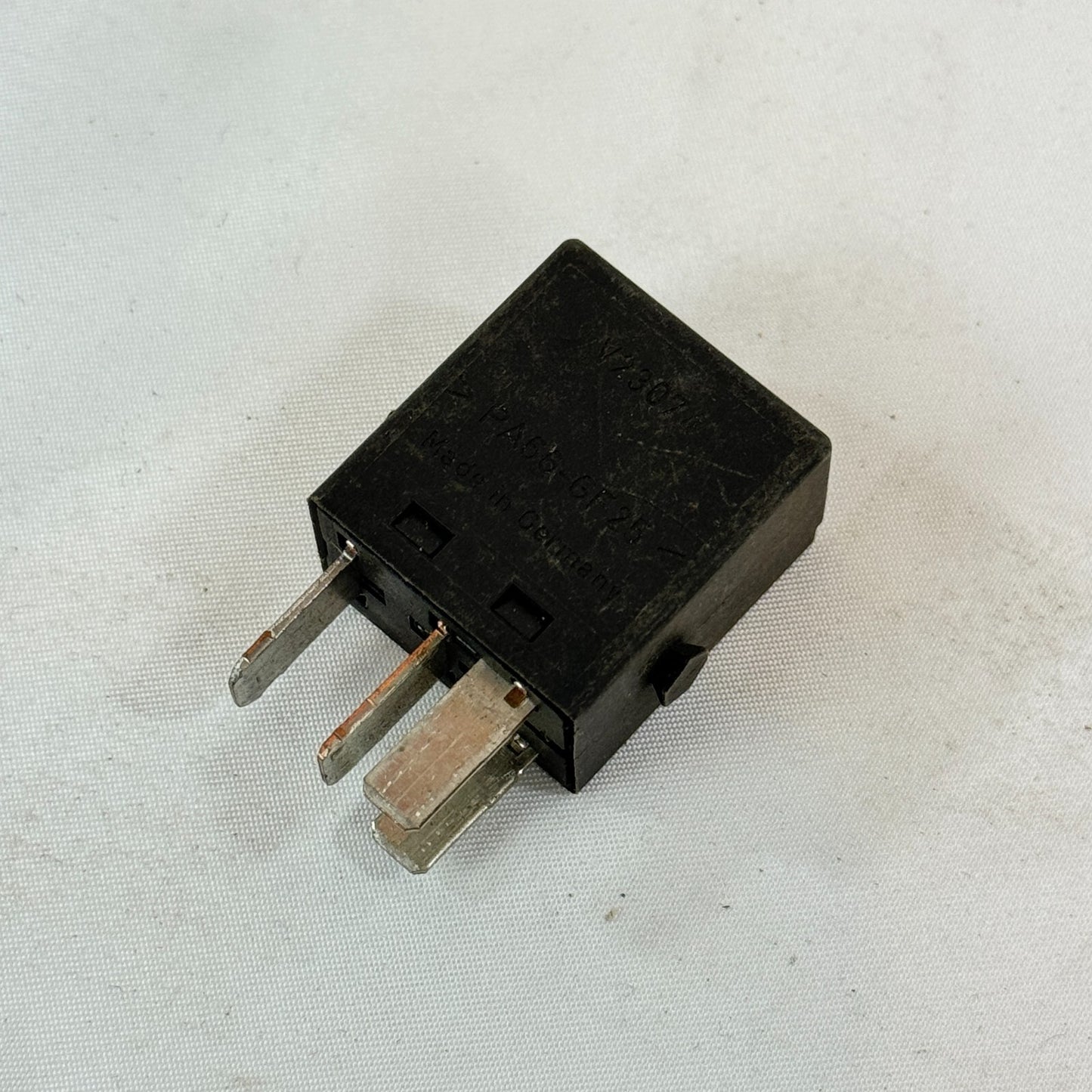 Mercedes-Benz Tyco Relais A0025421119 – Bild 4
