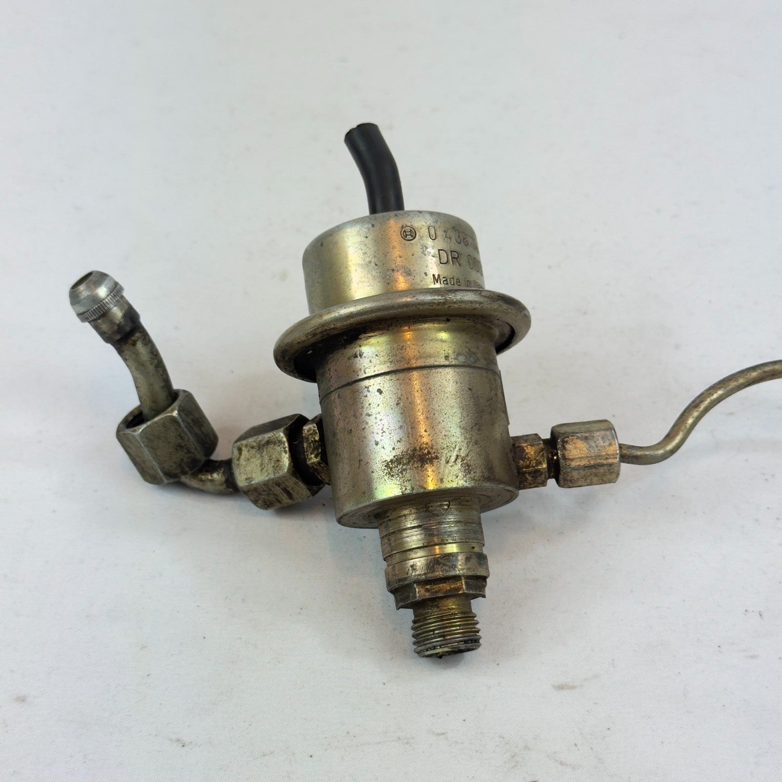 Mercedes W126 R129 W124 W201 Druckregler Kraftstoffdruckregler 0438161001 BOSCH0