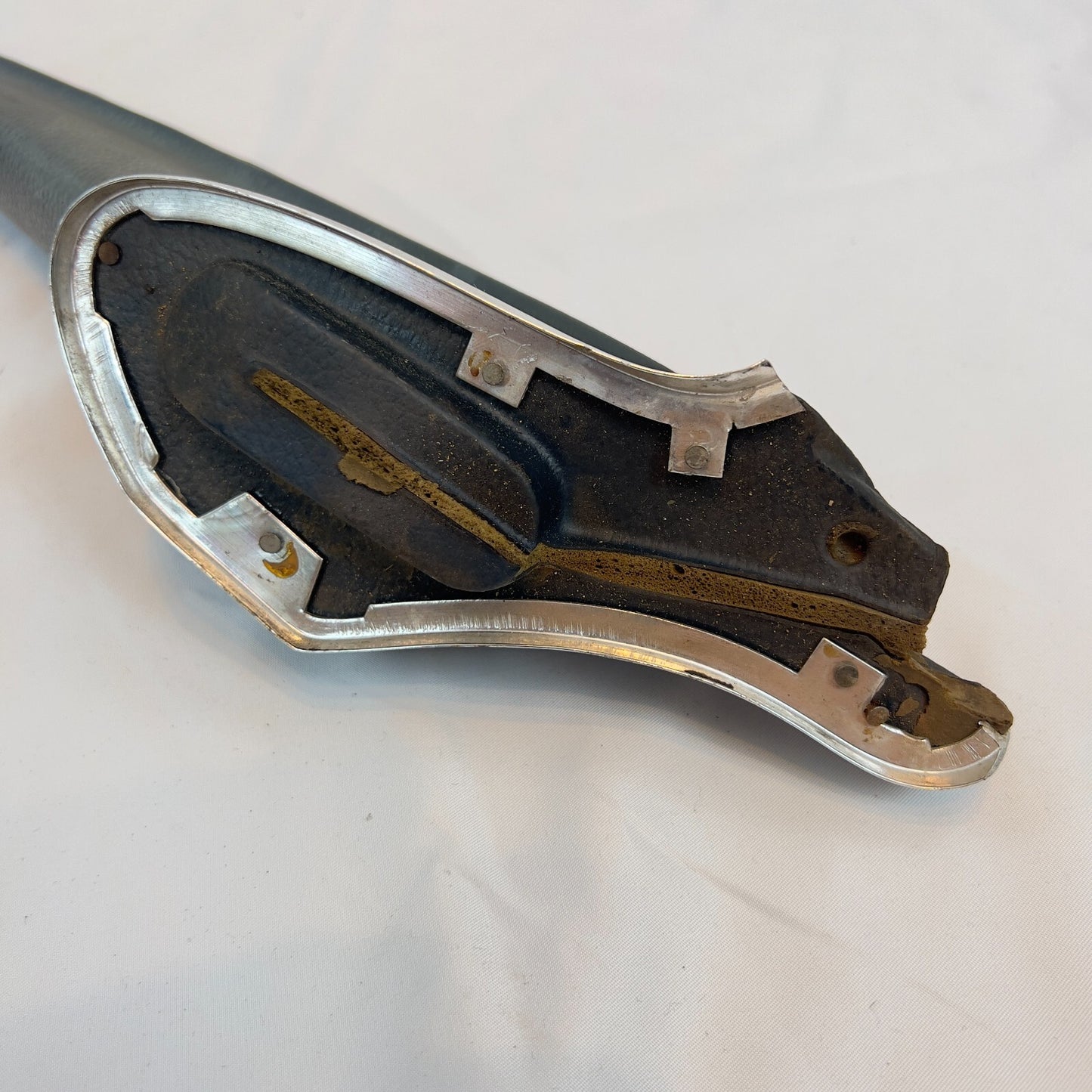 Mercedes Benz Verkleidung Fenster Rahmen Hinten Links – Bild 4