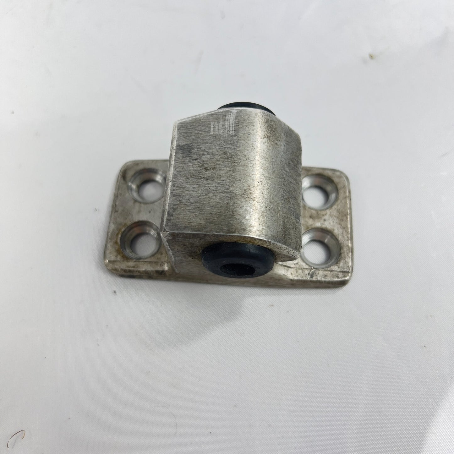 MercedesBenz A1167200104 Schlossfalle Links Türschloss Schließöse Schnapper – Bild 4