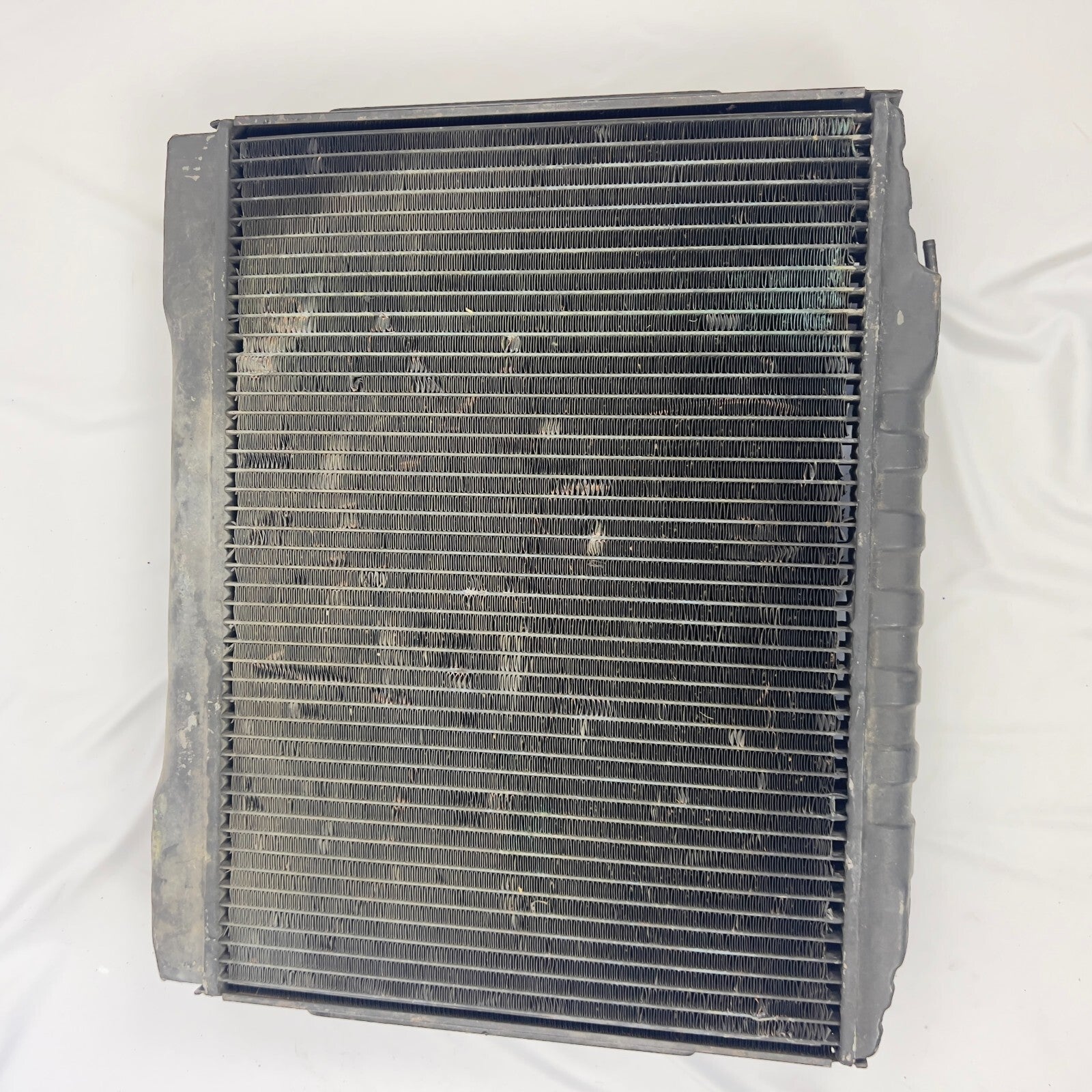 Mercedes Kühler Wasserkühler Behr c390 A1165012601 W116 450SEL 6.9 – Bild 2