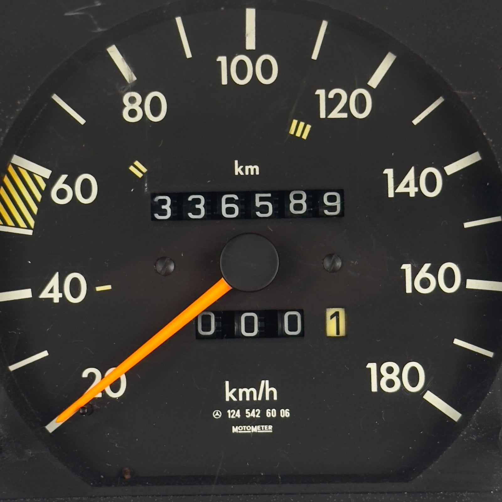 Mercedes W124 Tacho Kombiinstrument E200D 4 Gang 180kmh Diesel A12454260061