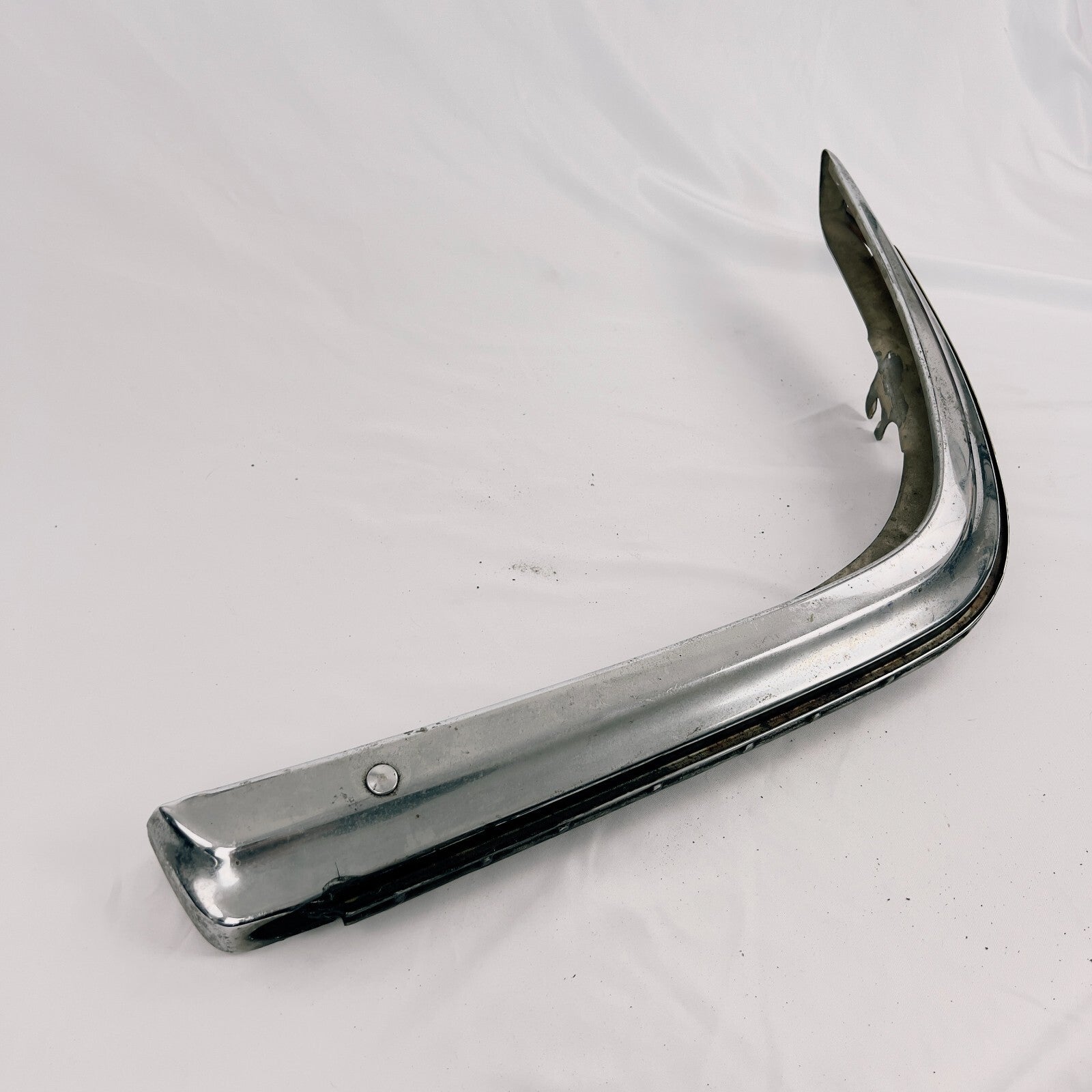 MercedesBenz Stossfanger Links für SEKlasse 116 Oldtimer Rarität A1168800170 – Bild 5