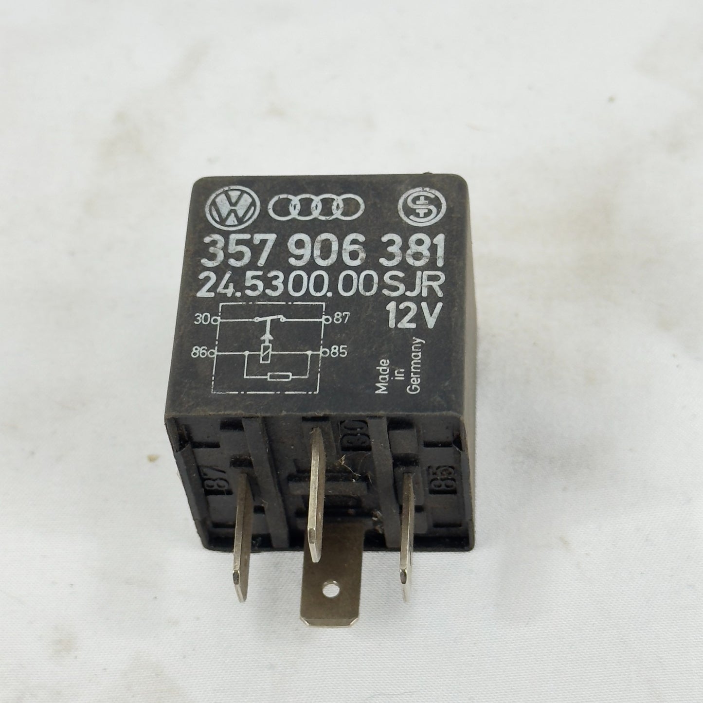 VW Relais 32 Kraftstoffpumpenrelais 357906381 Audi Seat Skoda Original2
