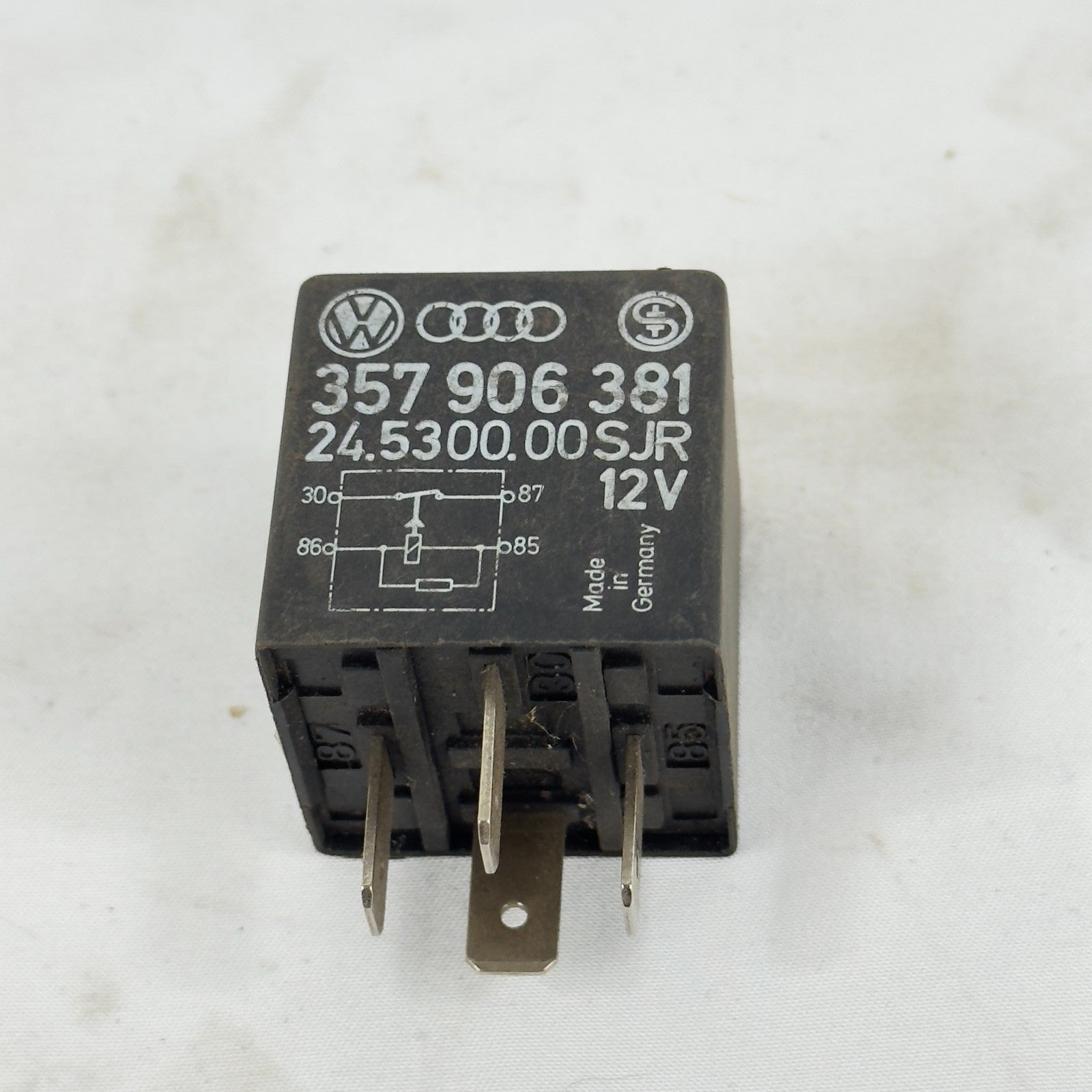 VW Relais 32 Kraftstoffpumpenrelais 357906381 Audi Seat Skoda Original2