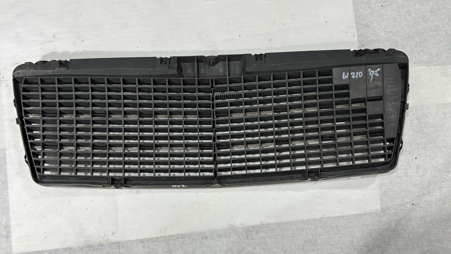 Mercedes Kühlergrill Frontgrill W210 E klasse Original Classic 2108800083 – Bild 5