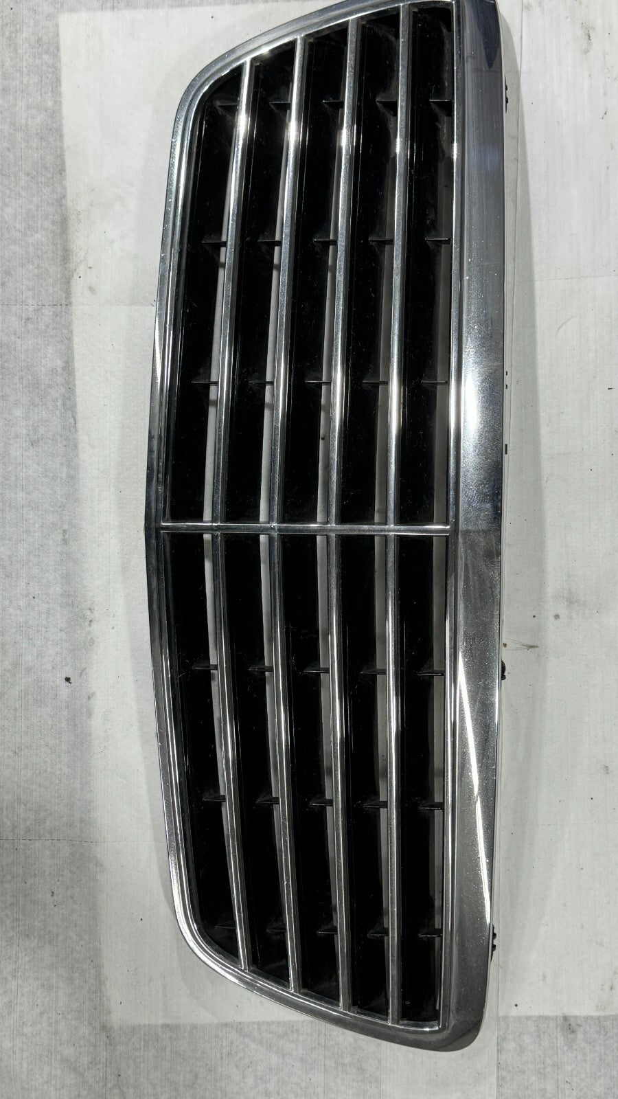Mercedes E Klasse W210 Kühlergrill Frontgrill Original Avantgarde 2108800483 – Bild 5