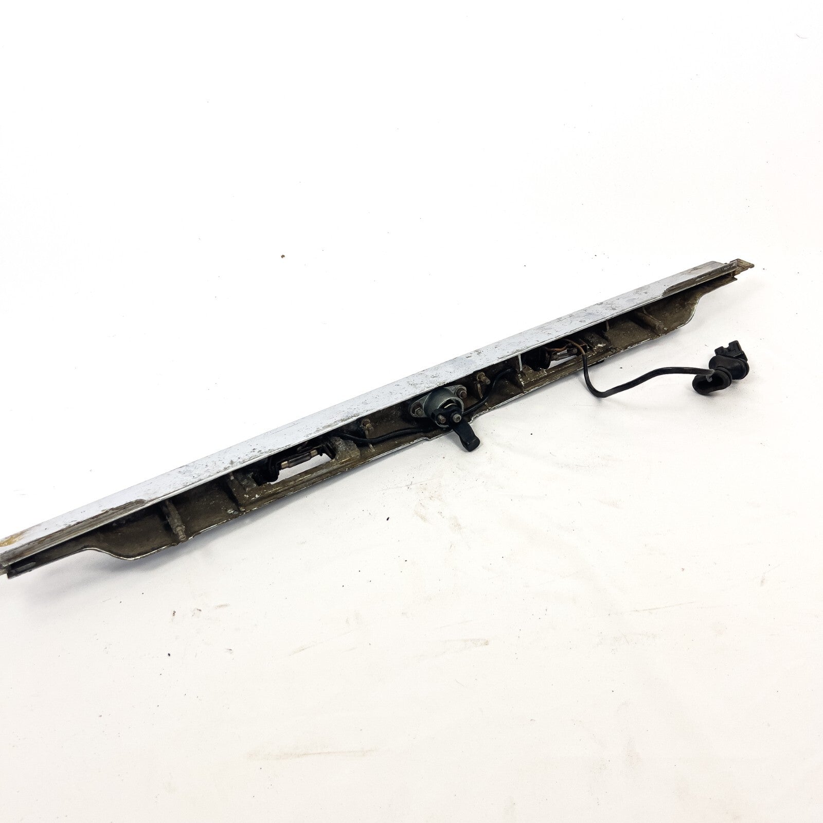 Mercedes W116 Griff Heckdeckel Chromblende Zierstab – Bild 5