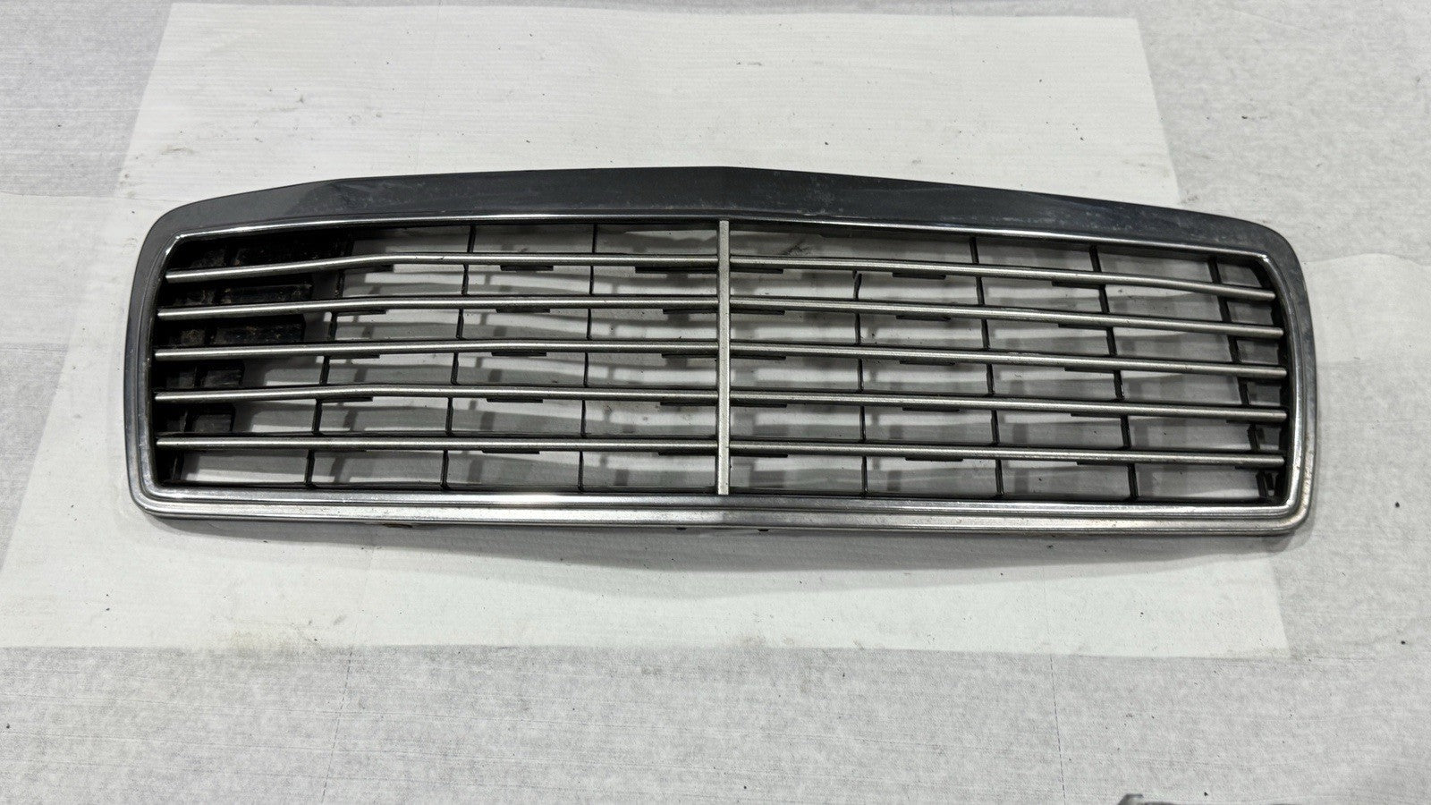 Mercedes Kühlergrill Frontgrill W210 E klasse Original Elegance 2108800083 – Bild 2