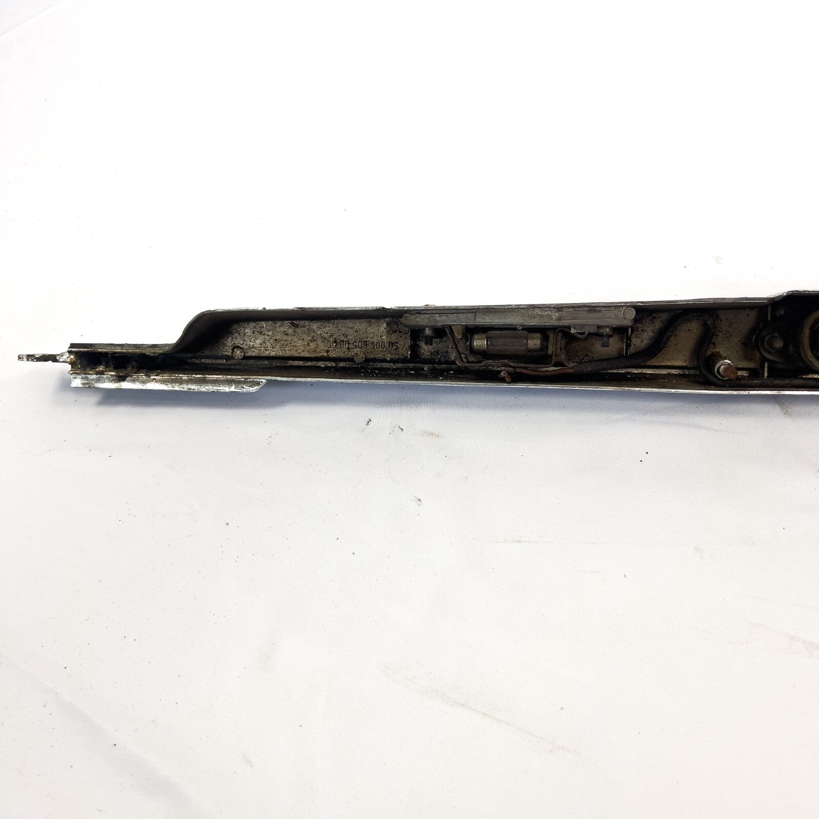 Mercedes Benz Griff Heckdeckel Zierstab Chromblende Heckklappe A1167580002 – Bild 6