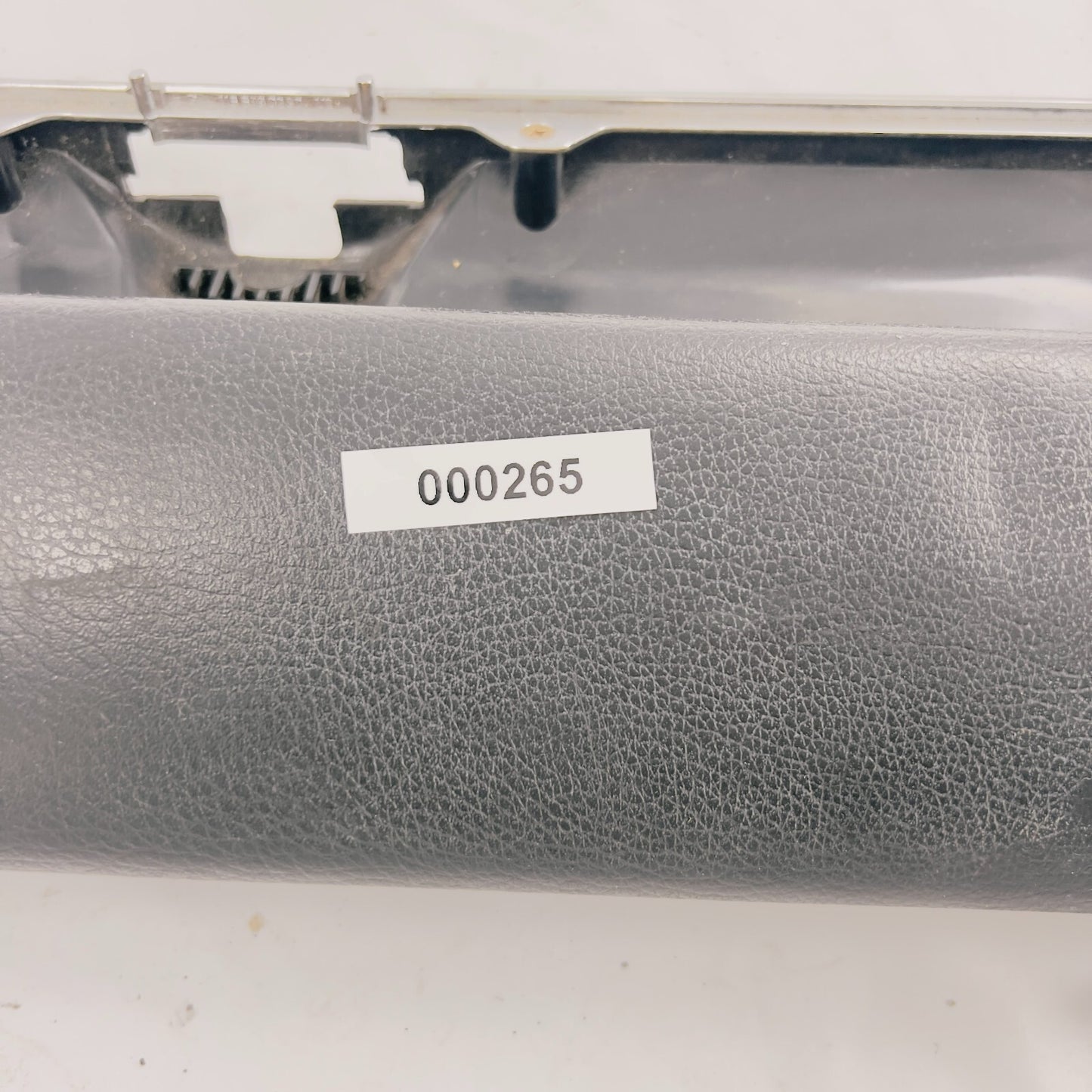MercedesBenz W116 Handschuhfach Abdeckung Oldtimer 450SEL A1166890230 – Bild 11
