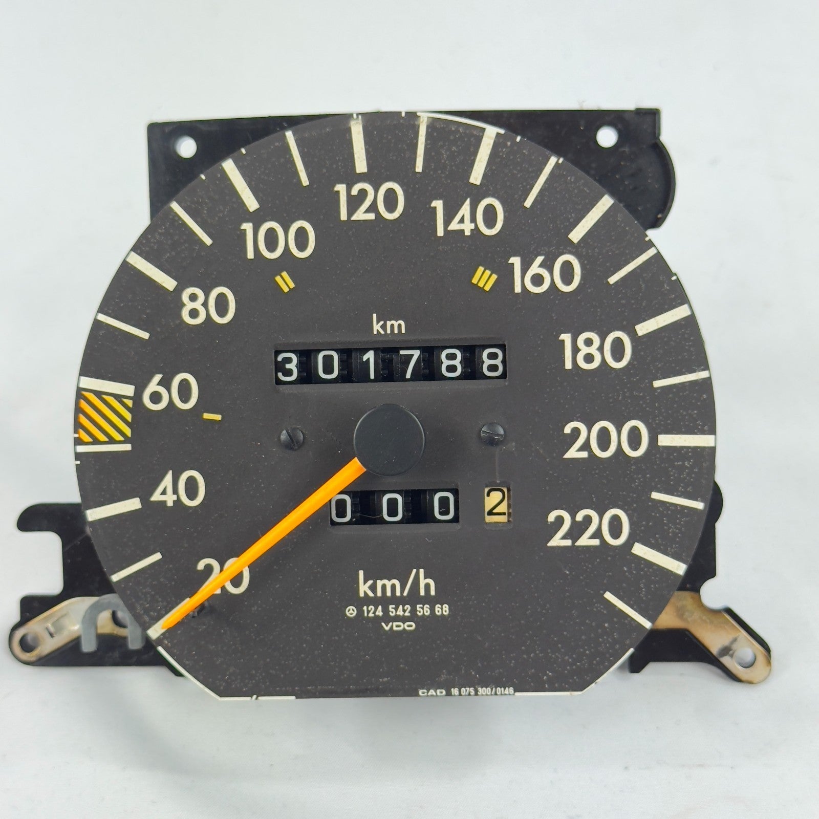 Mercedes W124 Tacho Tachometer 250DT 300TDT 300DT Turbo 4 MATIC 1245425668 – Bild 1