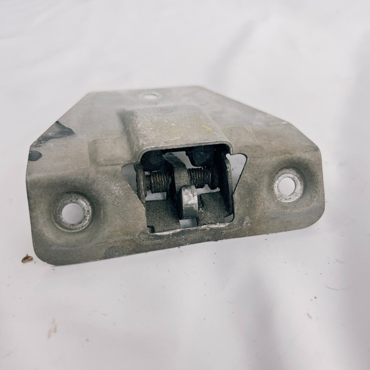 MercedesBenz W116 R107 Heckklappe Heckklappenschloss Oldtimer A1137500285 – Bild 4