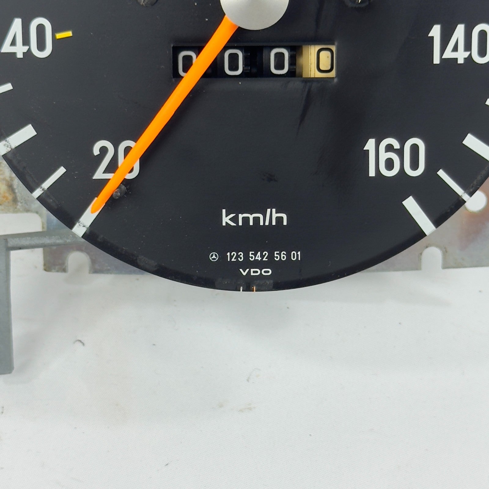 Mercedes W123 Tacho Tachometer Kombiinstrument 4 Gang VDO 160kmh 12354256011