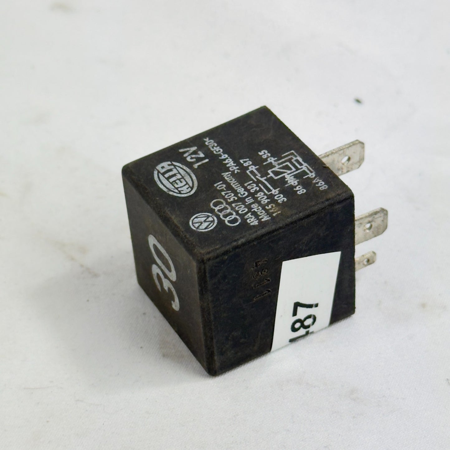 VW Relais 30 Motorsteuerung Zentralelektrik 165906381 Audi Seat Skoda Original2