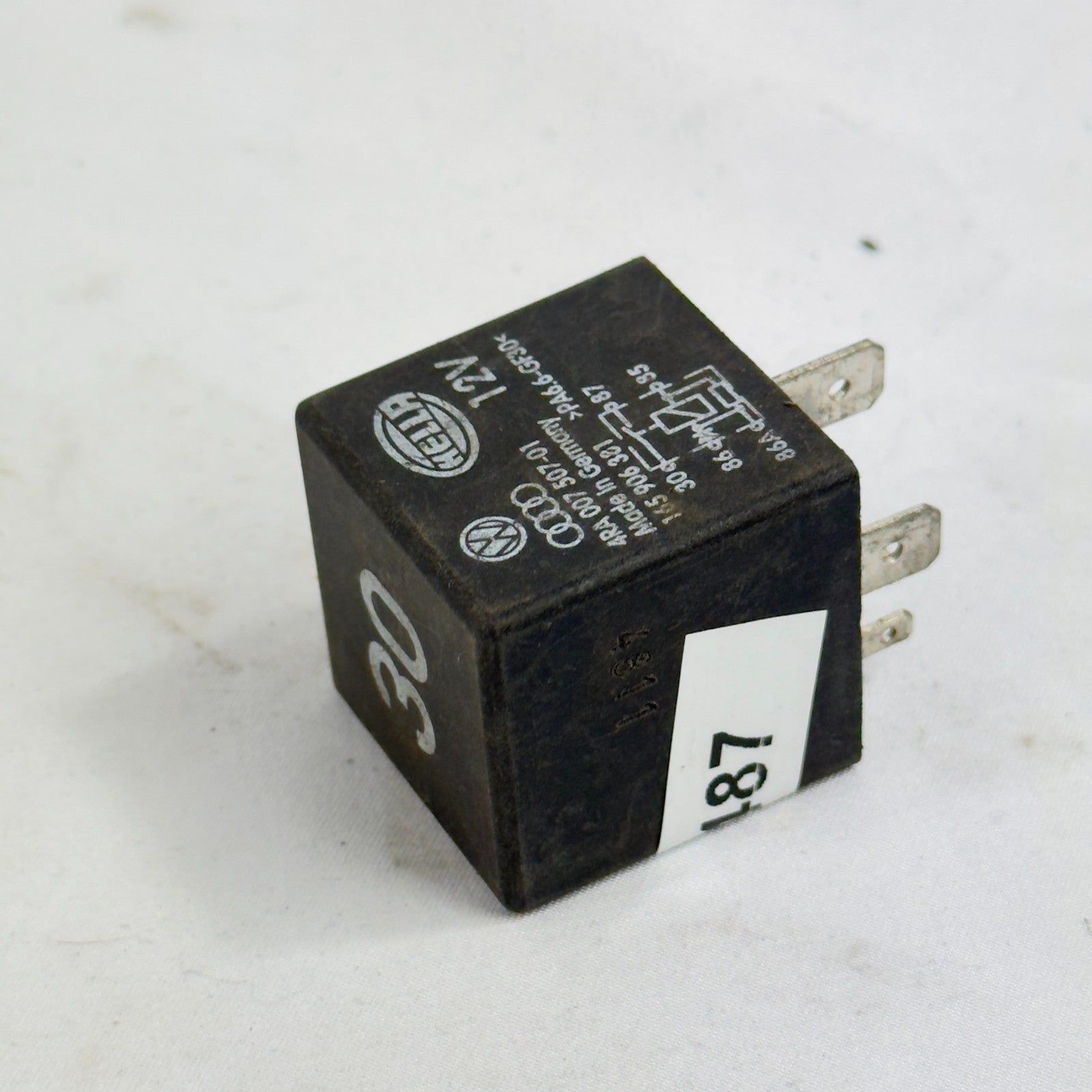 VW Relais 30 Motorsteuerung Zentralelektrik 165906381 Audi Seat Skoda Original2